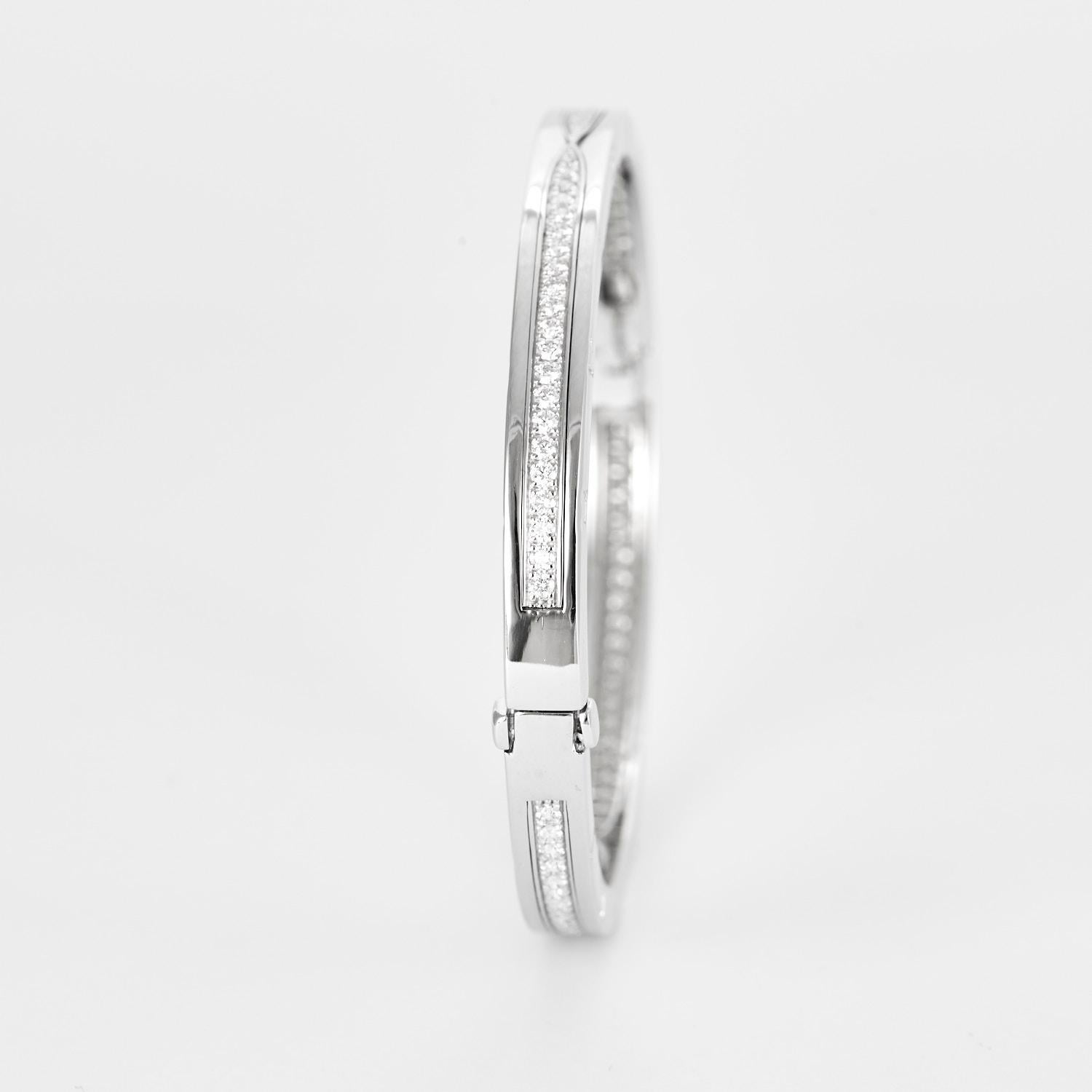 Brilliant Cut BVLGARI - B.Zero1 Bracelet in white gold and diamonds For Sale