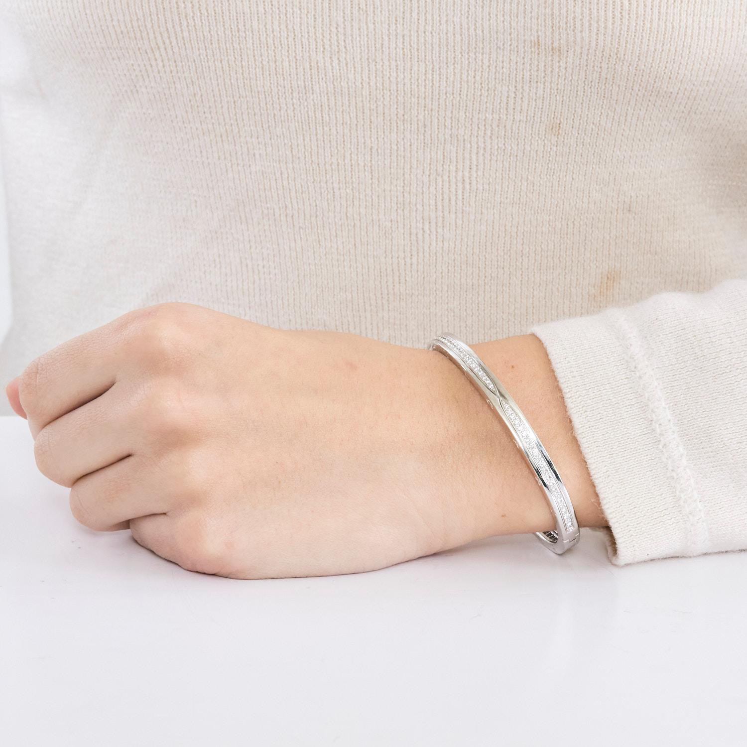 BVLGARI - B.Zero1 Bracelet in white gold and diamonds For Sale 4