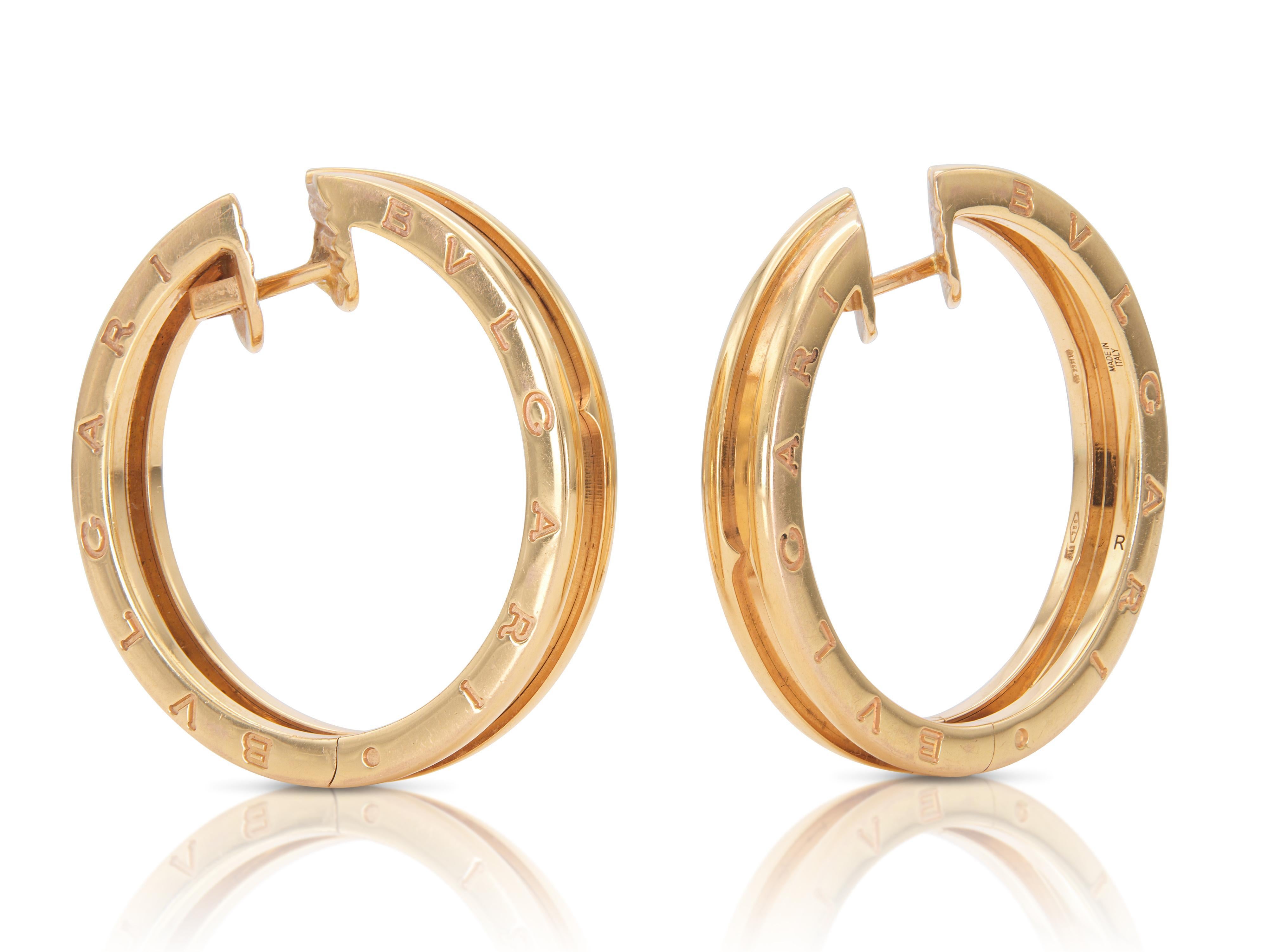 Fein ausgearbeitet in 18 Karat Roségold.
Signiert von Bvlgari
1 1/8 Zoll Durchmesser