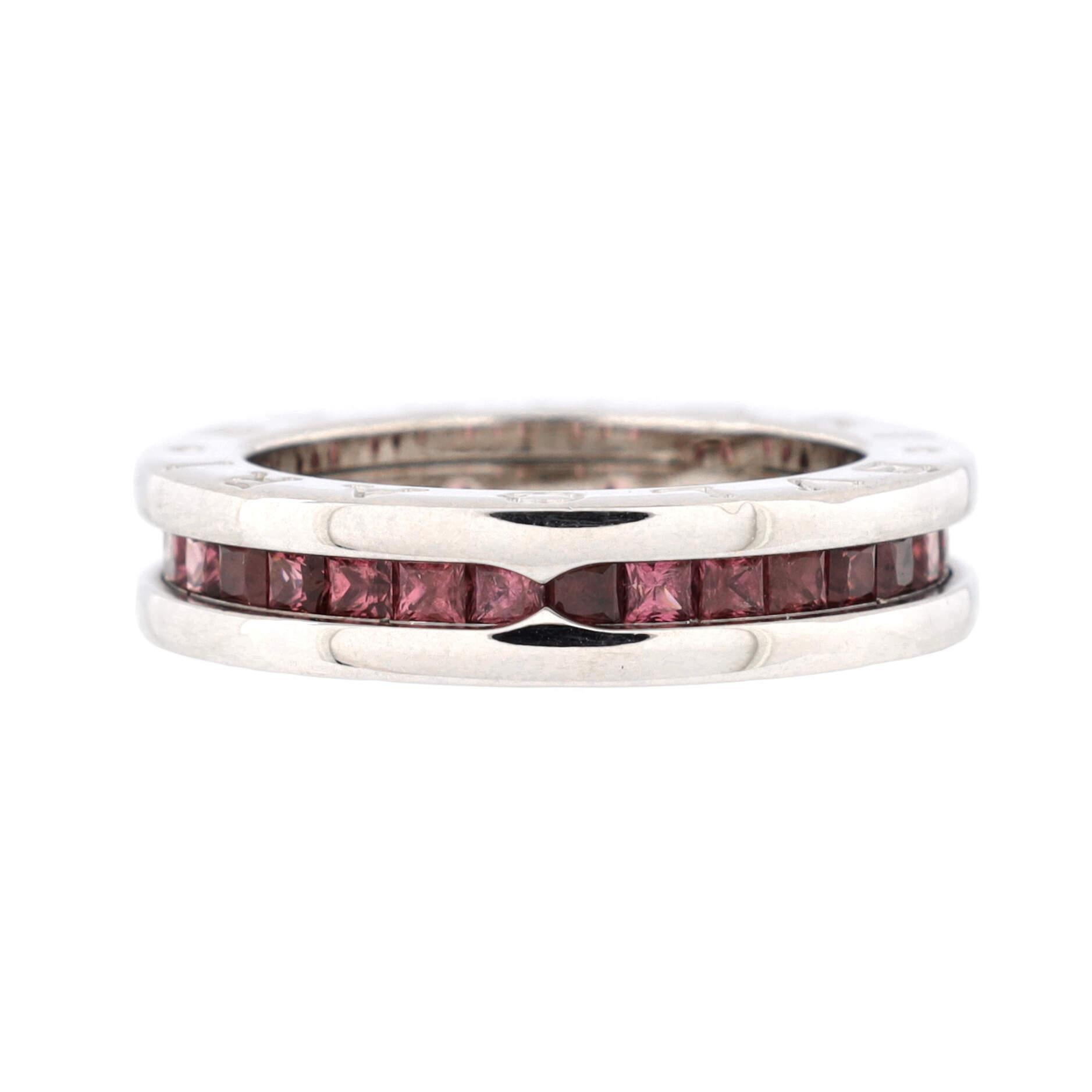 Zustand: Großartig. Leichte Abnutzung.
Zubehör: Kein Zubehör
Abmessungen: Größe: 5,25 - 50, Breite: 4,85 mm
Designer: Bvlgari
Modell: B.Zero1 One Band Ring 18K Weißgold und Granat
Außenfarbe: Weißgold
Artikel Nummer: 206772/19