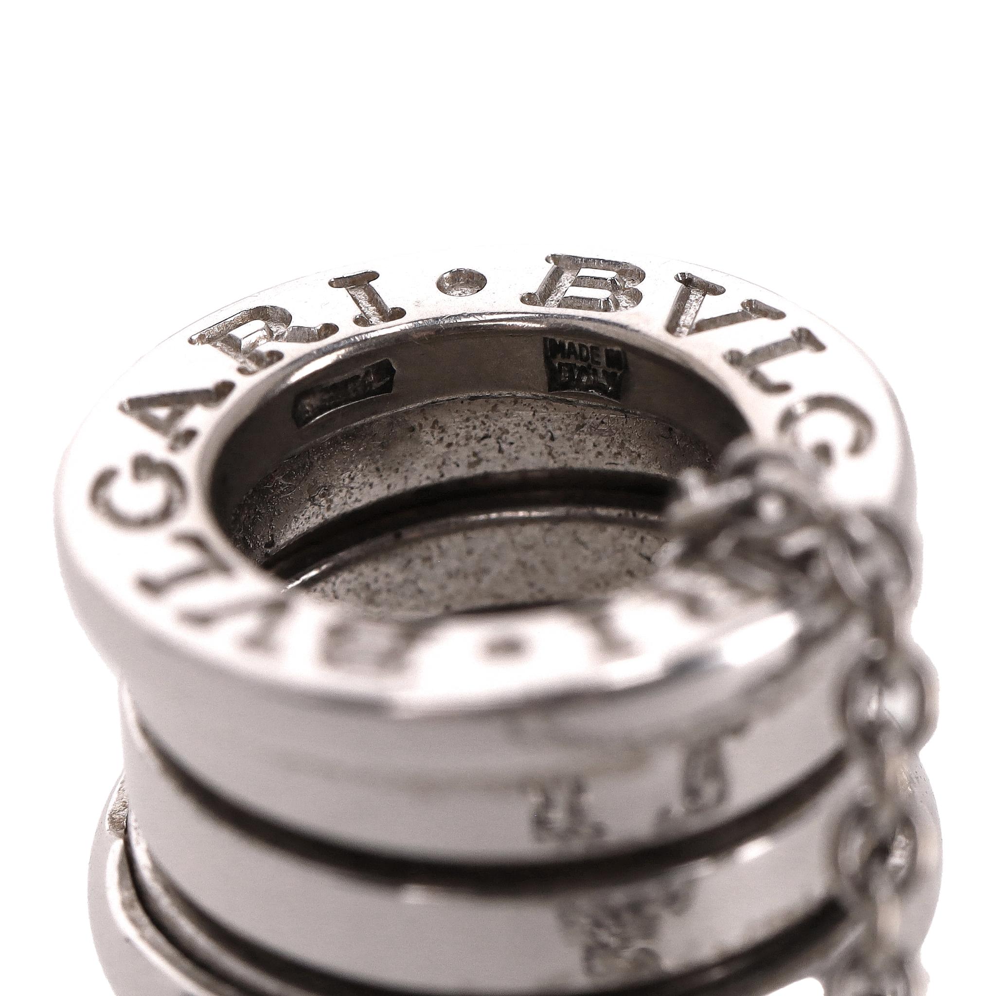 Bvlgari B.Zero1 Collana a catena con ciondolo in oro bianco 18k in vendita 3