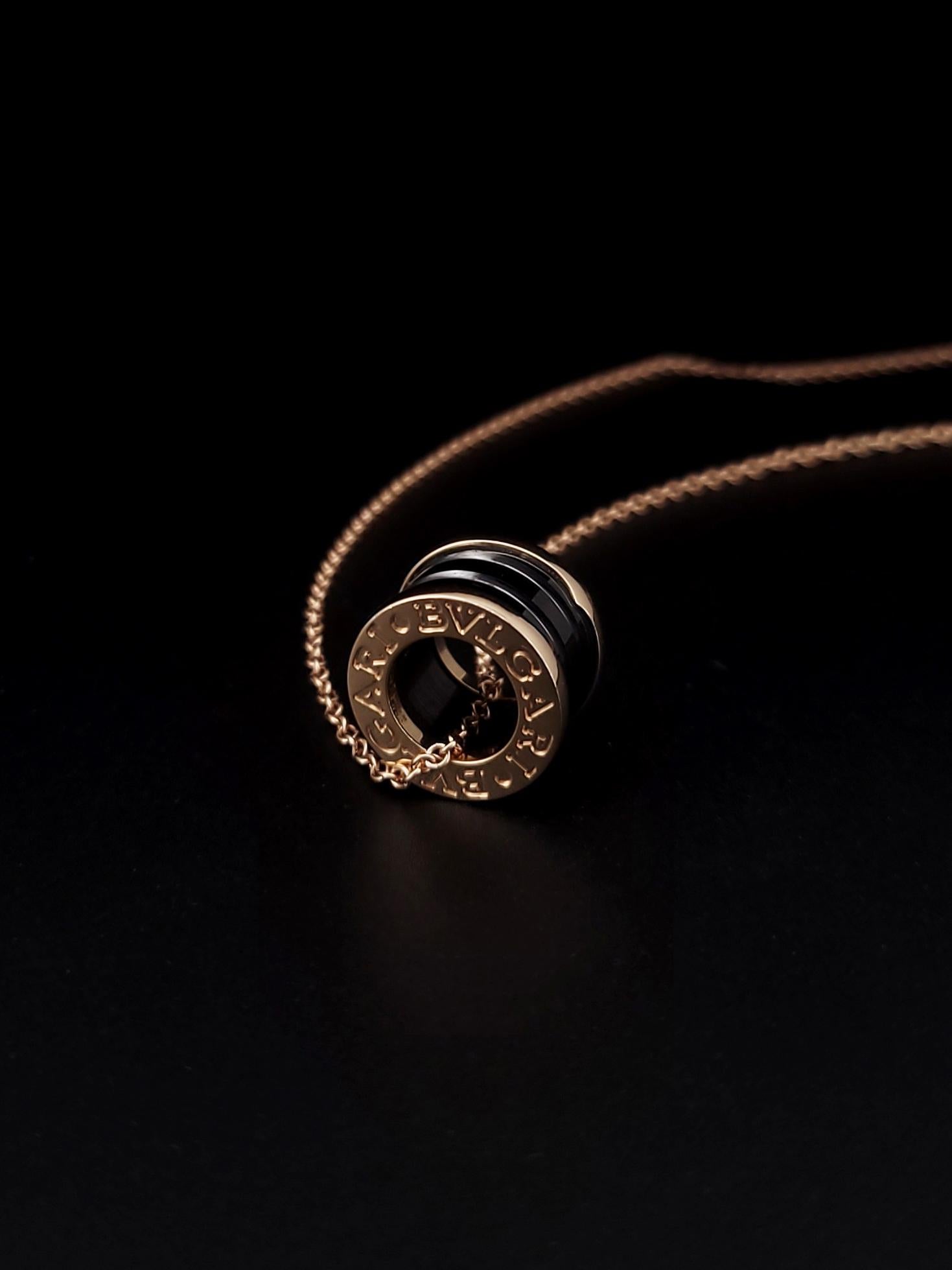 Bvlgari B.Zero1 Rose Gold and Ceramic Pendant Necklace In New Condition For Sale In New York, NY