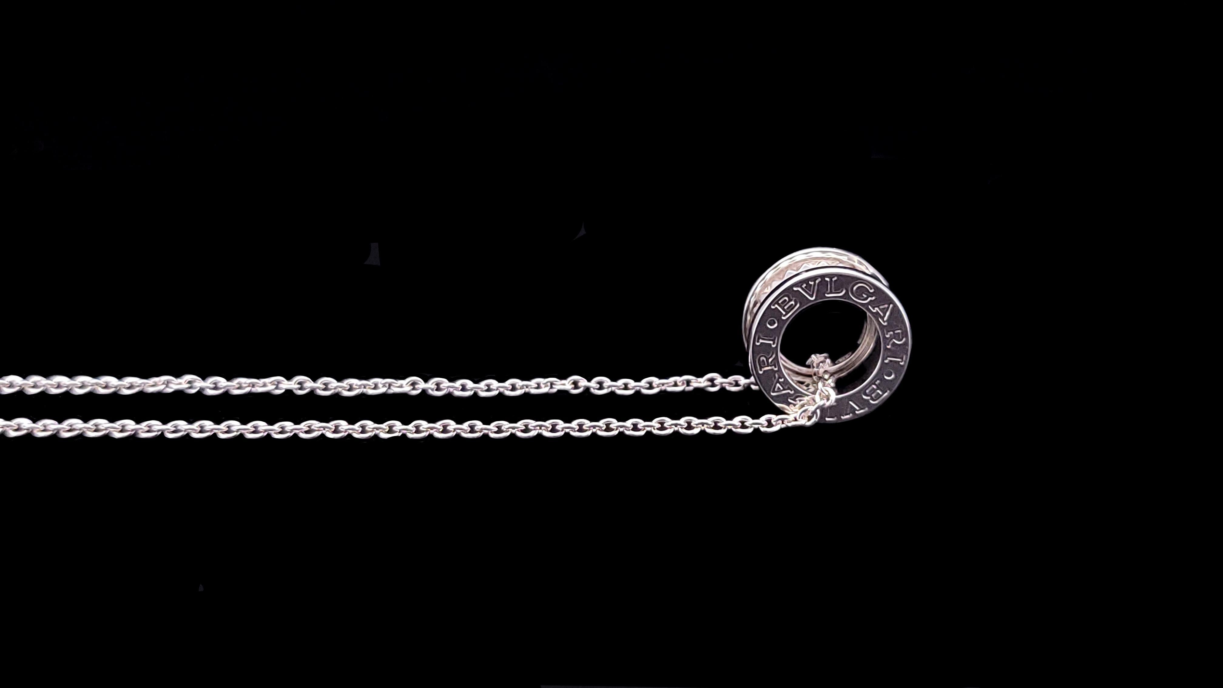 Bvlgari B.Zero1 - Collana Save The Children

Con il suo ciondolo circolare con borchie ispirato all'iconica collezione di gioielli B.zero1 Rock e con l'incisione del logo di Save the Children, la collana in argento sterling 925 onora la costante