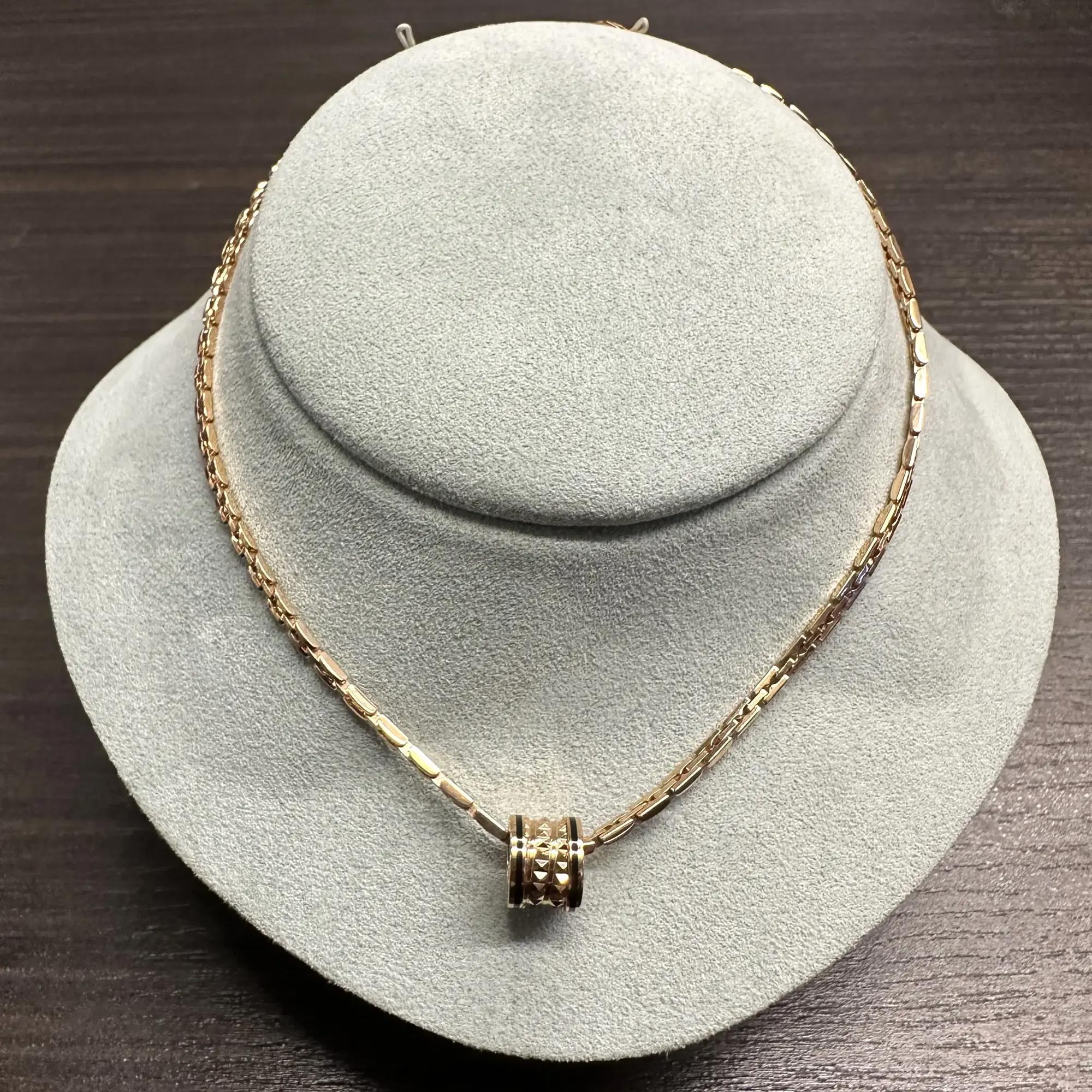 Bvlgari B.Zero1 Spiral Ceramic Pendant Necklace 18K Rose Gold 16.5 Inches Pour femmes en vente