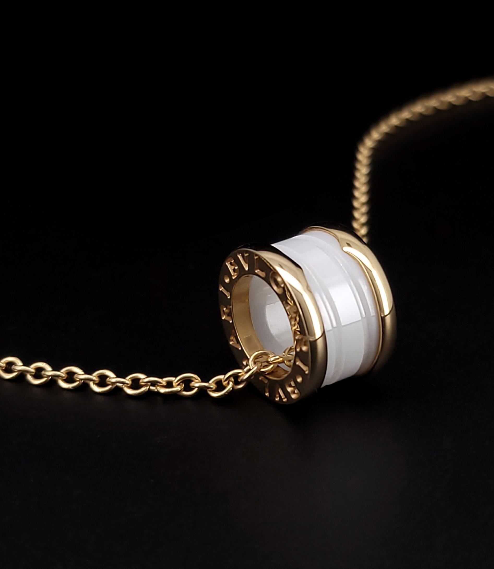 Bvlgari B.Zero1 White Ceramic 18k Rose Gold Pendant Necklace In Excellent Condition For Sale In New York, NY