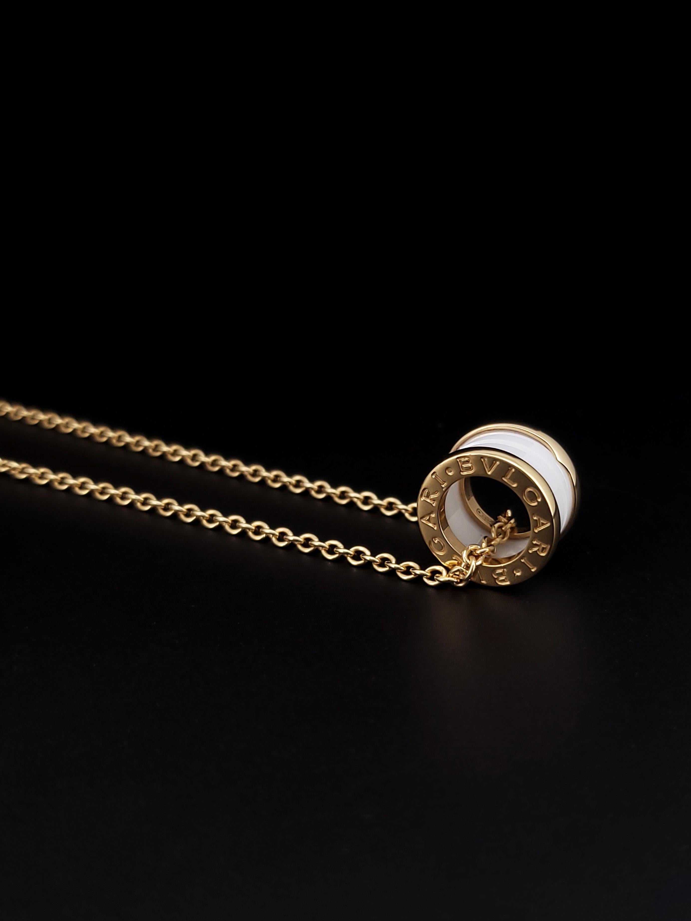 Women's or Men's Bvlgari B.Zero1 White Ceramic 18k Rose Gold Pendant Necklace For Sale