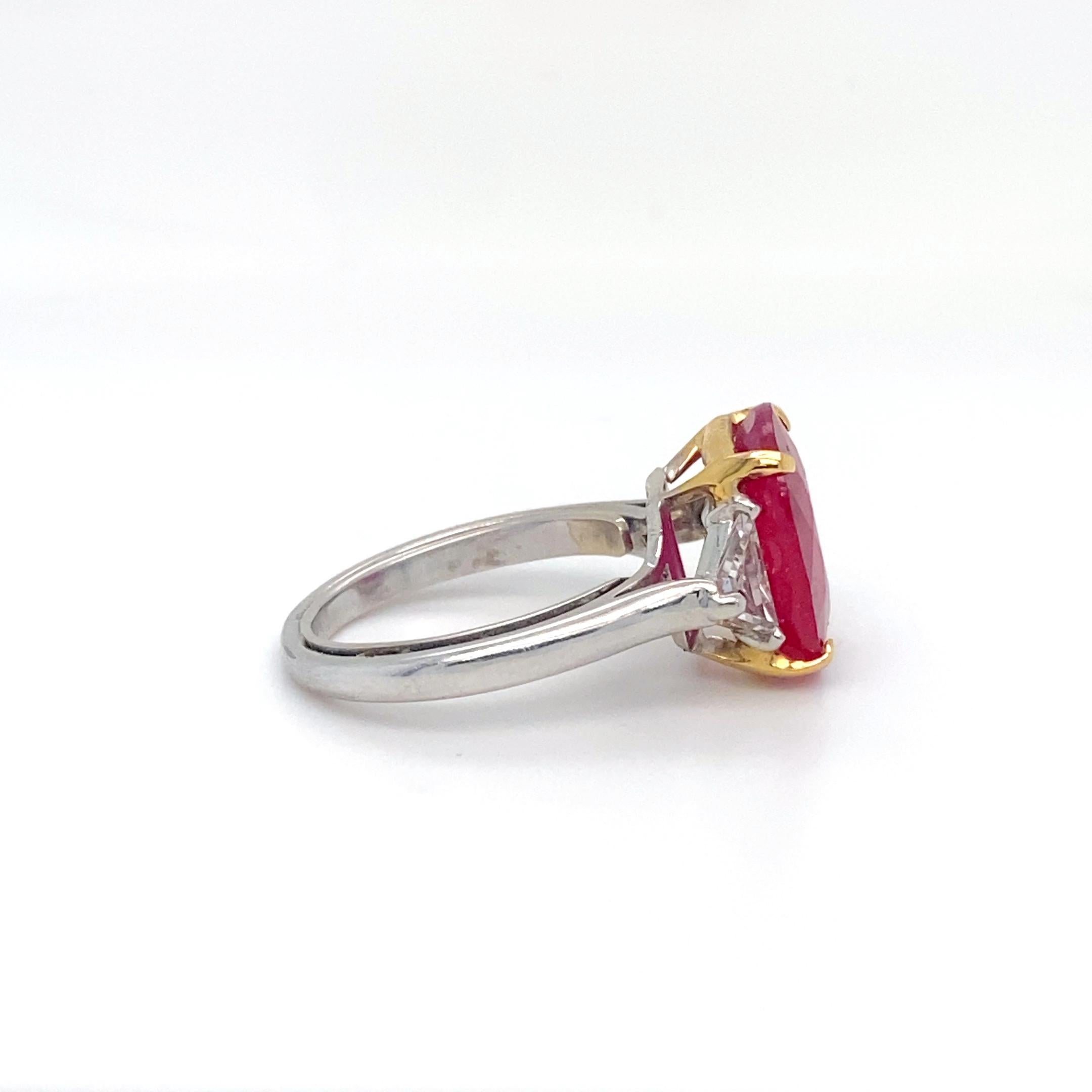 Anillo certificado Bvlgari de 5,30 quilates de rubí rojo de Birmania sin calor Contemporáneo