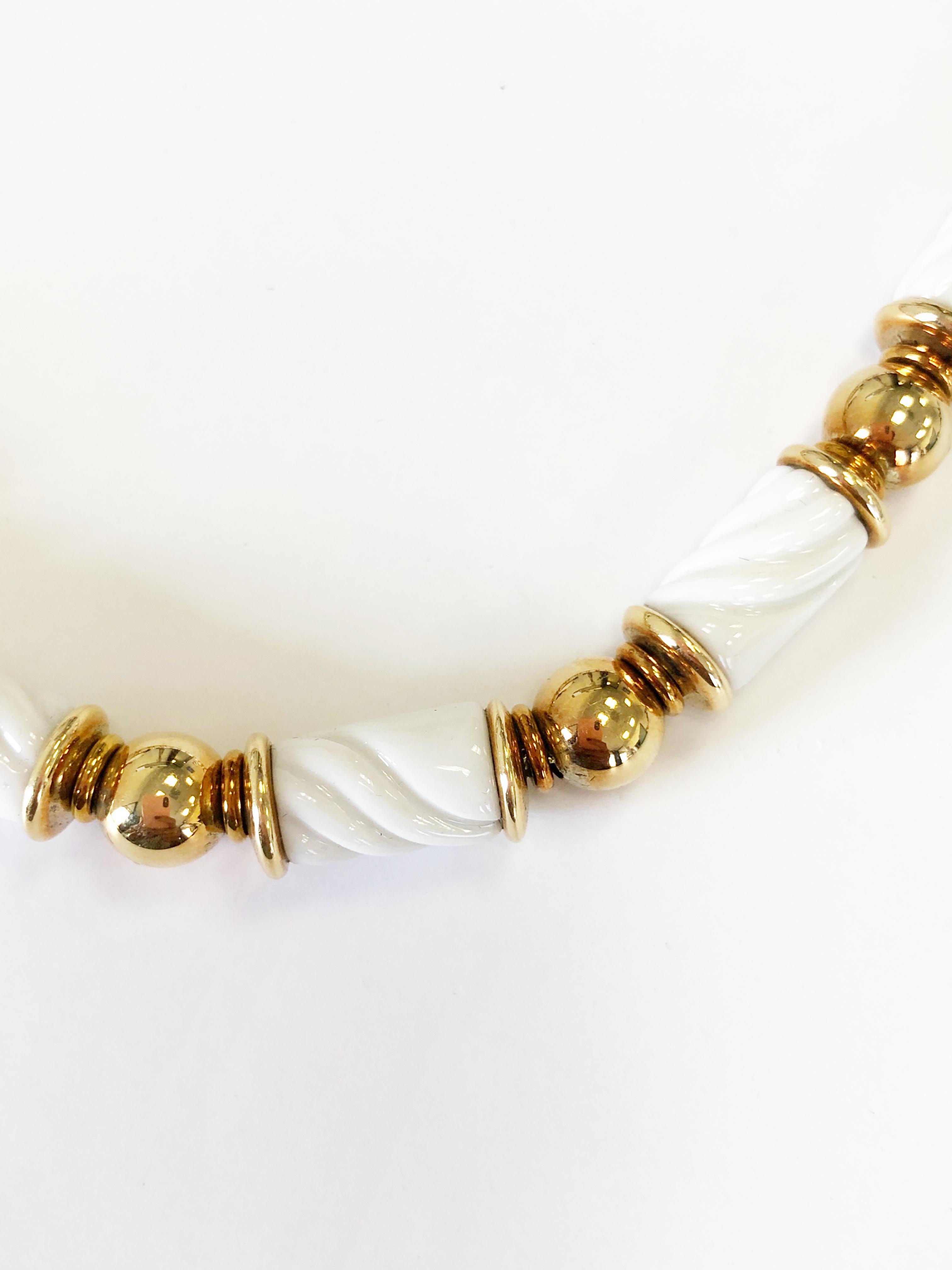 Bvlgari Chandra Carved White Porcelain Necklace in 18 Karat Yellow Gold In New Condition In Los Angeles, CA