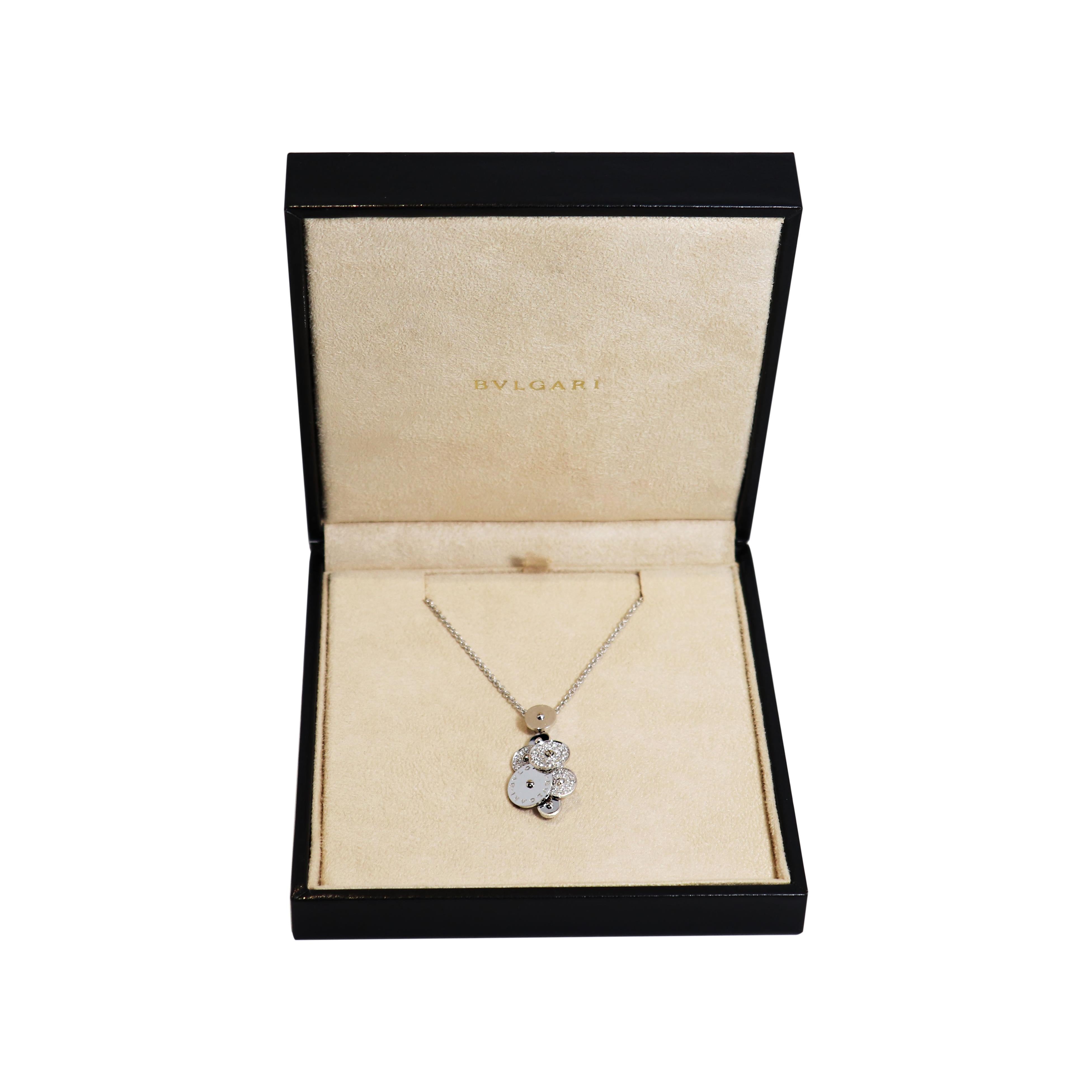Bvlgari Cicladi Kollektion Diamant-Anhänger und Kette aus 18 Karat Weißgold mit Diamanten (Brillantschliff)