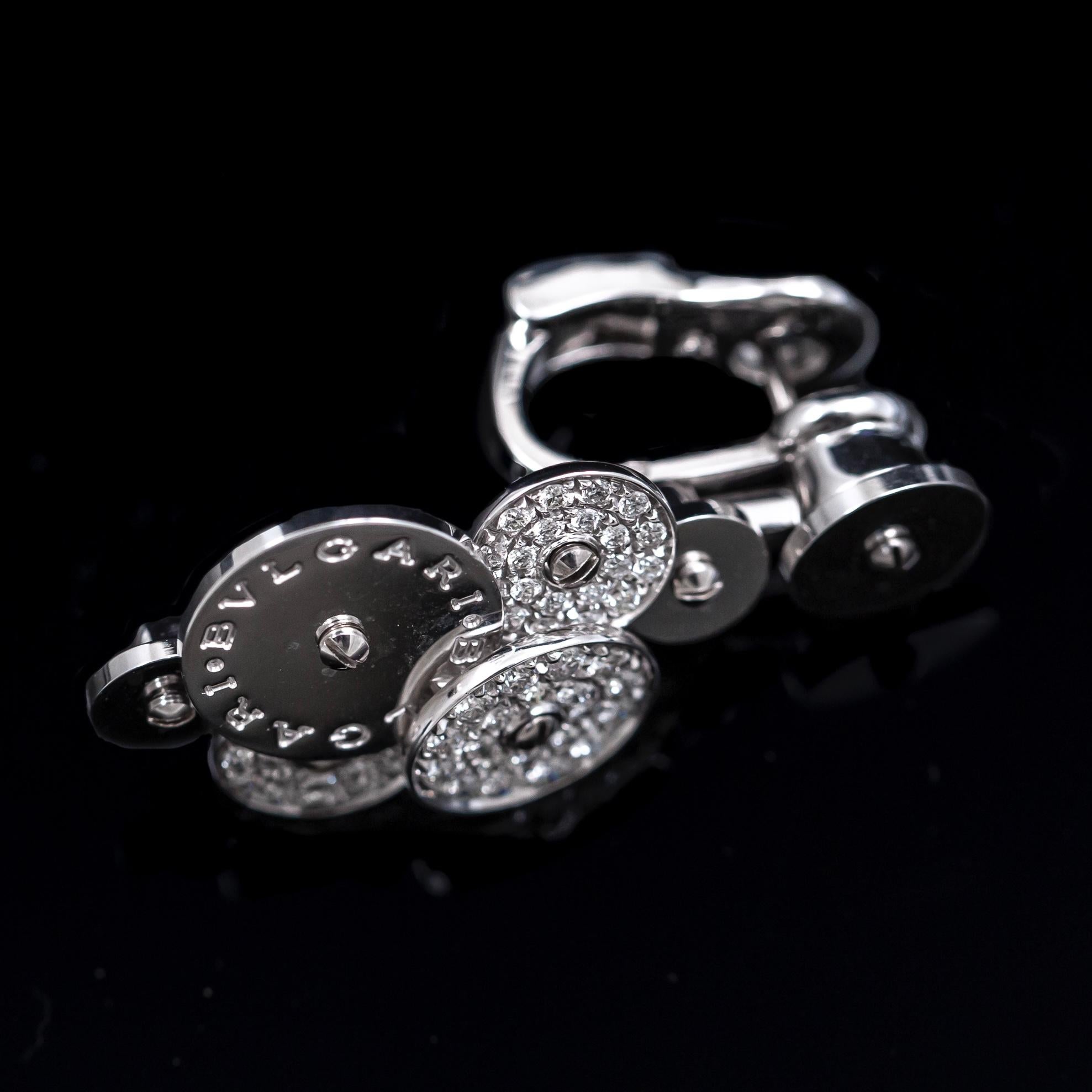 Bvlgari Cicladi, boucles d'oreilles à pendentifs en or blanc avec disque en diamants, Italie, non portés en vente 5