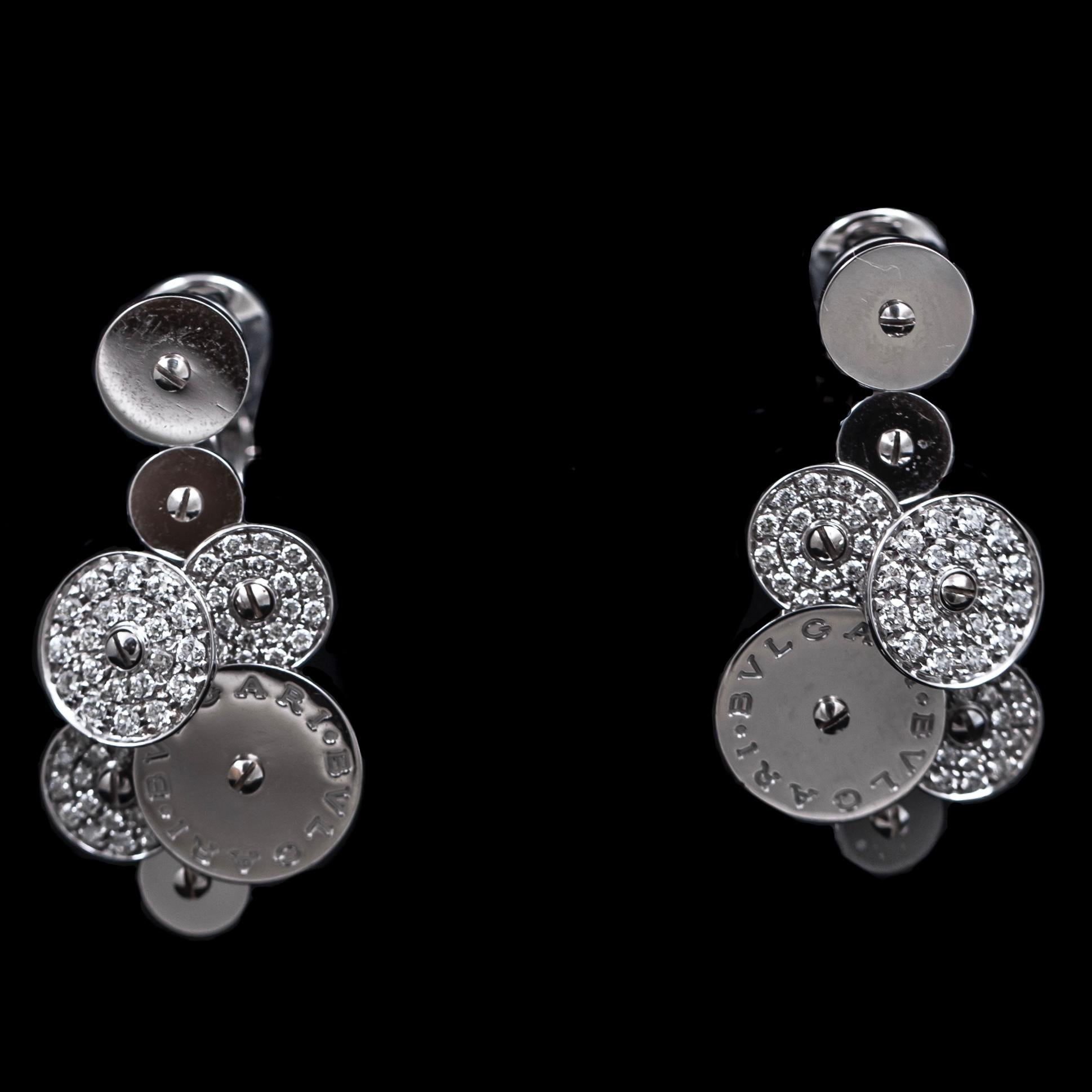 Bvlgari Cicladi, boucles d'oreilles à pendentifs en or blanc avec disque en diamants, Italie, non portés en vente 6