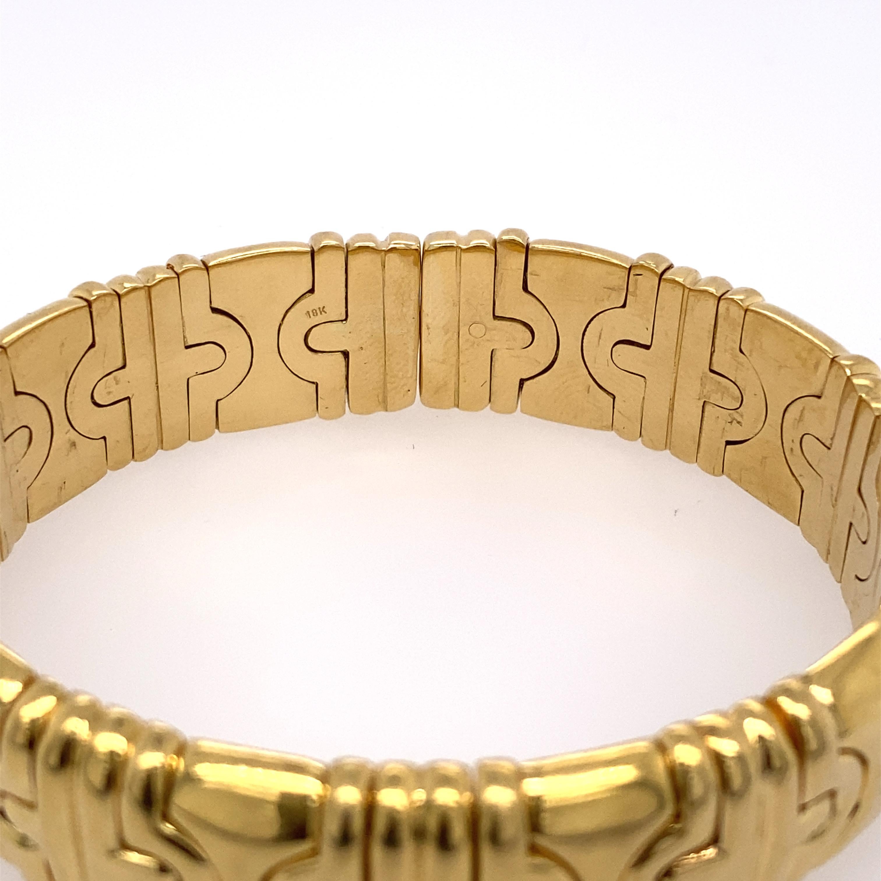 Classic Parentesi 18k yellow gold bracelet by Bvlgari. Bracelet will fit approx. 6.5