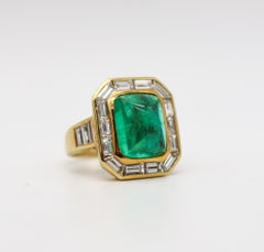 Anello da cocktail Bvlgari in oro giallo 18Kt con 9,04 carati di diamanti e smeraldo