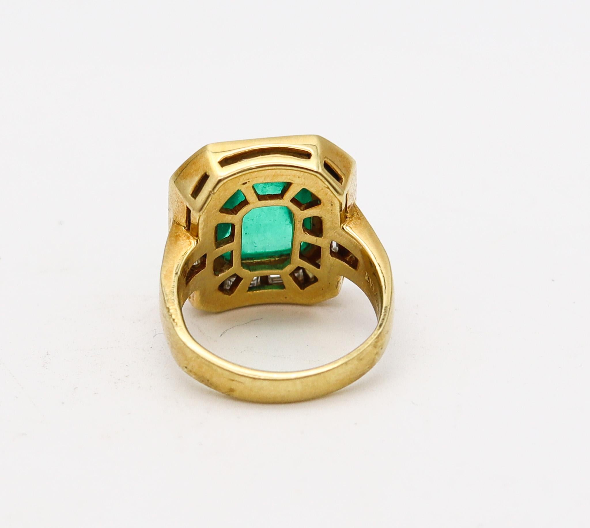 Bvlgari Cocktail Ring In 18Kt Yellow Gold With 9.04 Ctw In Diamonds And Emerald In Excellent Condition In Miami, FL