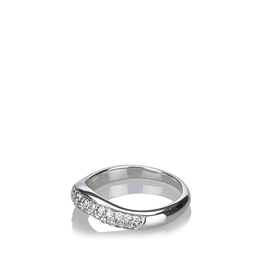 Bulgari Corona Diamond Curved Ring 

- diamond set 
- Platinum (PT950) hardware.

Total weight about 5.1 g.

Item authenticated by us. Â 

Please kindly contact admin with any questions and our car service is available in Central London area.Â