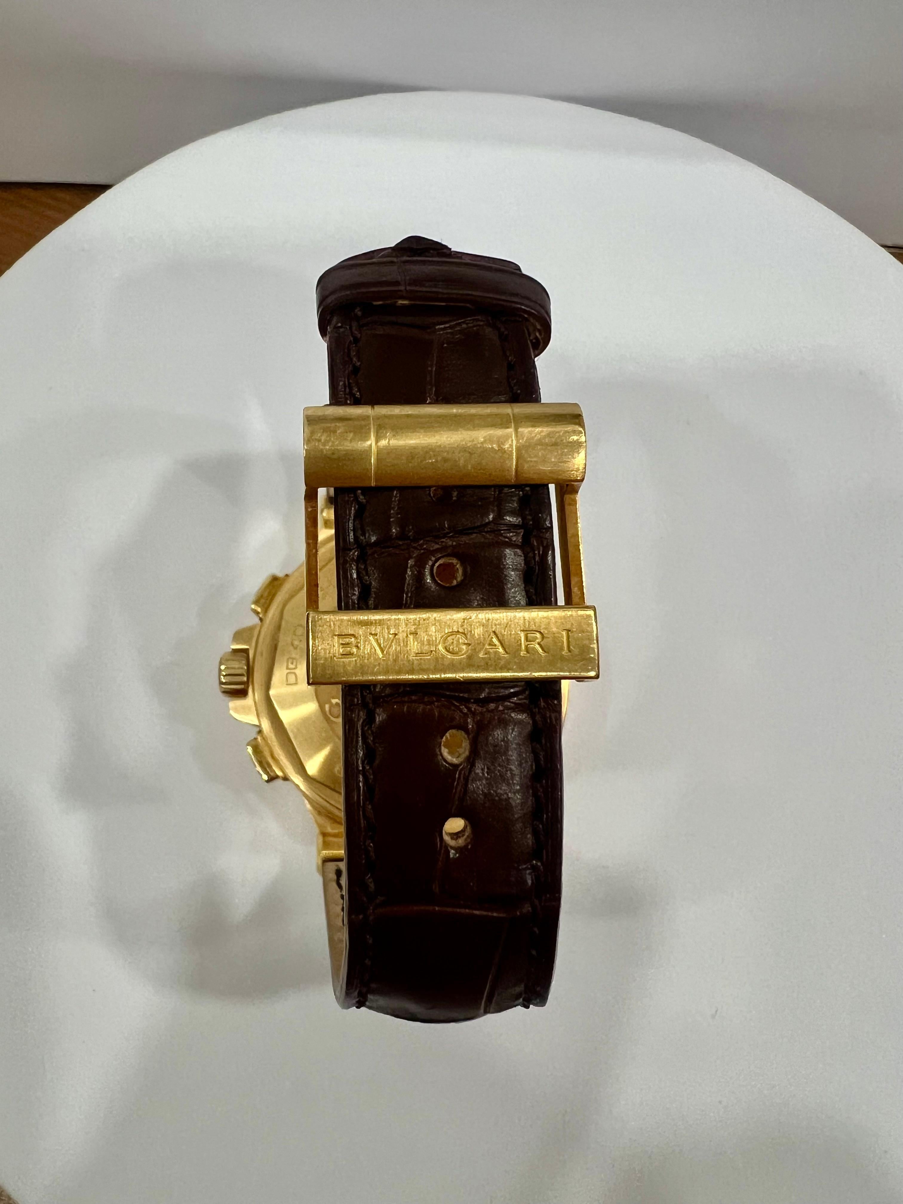 Contemporain Bvlgari Diagono Montre en or rose 18 carats avec cadran chocolat, édition limitée en vente