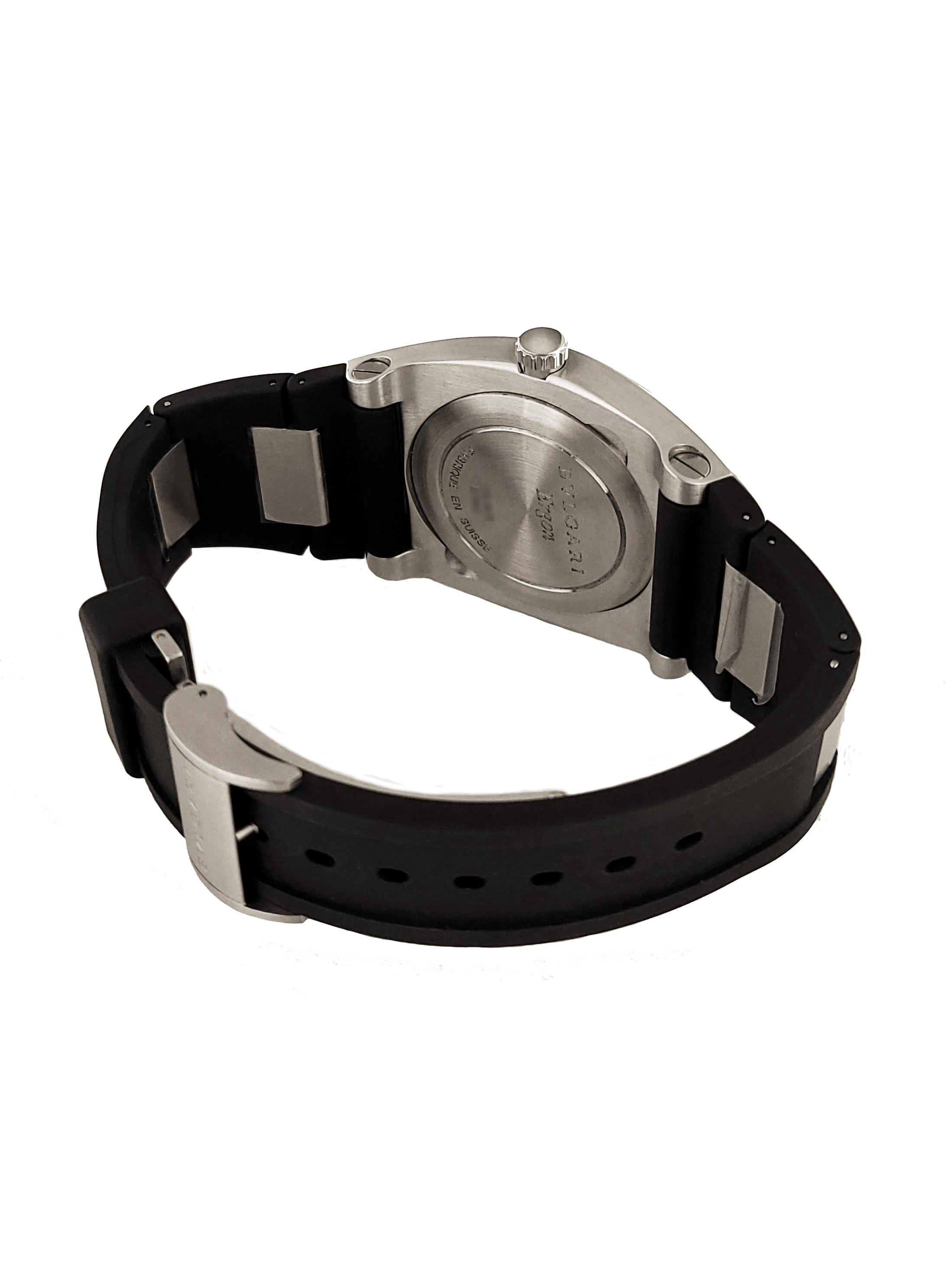 Bvglari Diagono Ergon EG40S 40mm Watch with Black Rubber.

-Condition: Like-New, Pristine
-Brand: Bvlgari
-Model: Diagono
-Style: EG40S 
-Dial: Black
-Material: Stainless Steel
-Case Size: 40mm
-Band: Rubber
-Movement: Swiss Automatic

*Includes