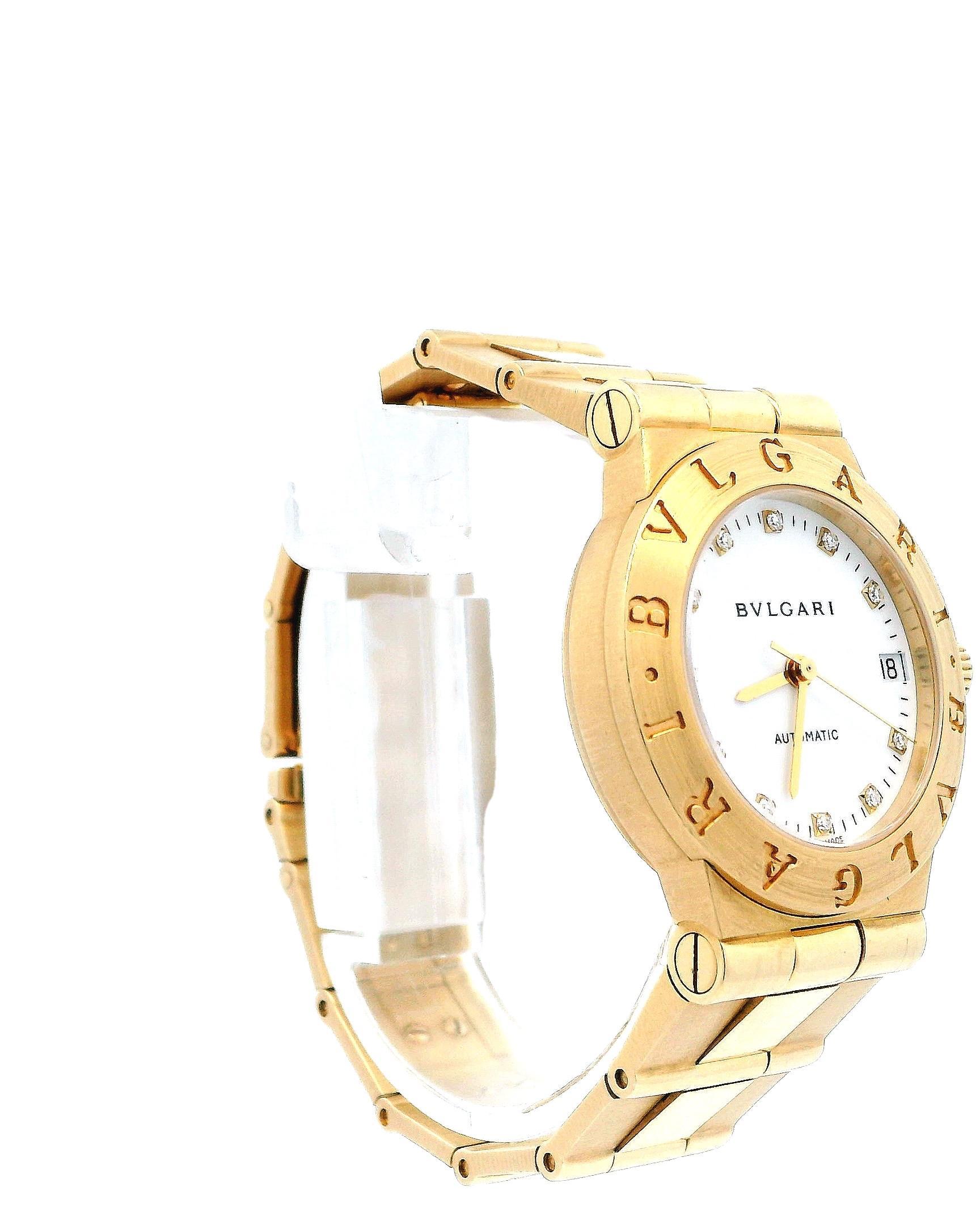 Bvlgari Diagono LCV29G Midsize 18K Yellow Gold Ladies Watch In Excellent Condition For Sale In Great Neck Plaza, NY