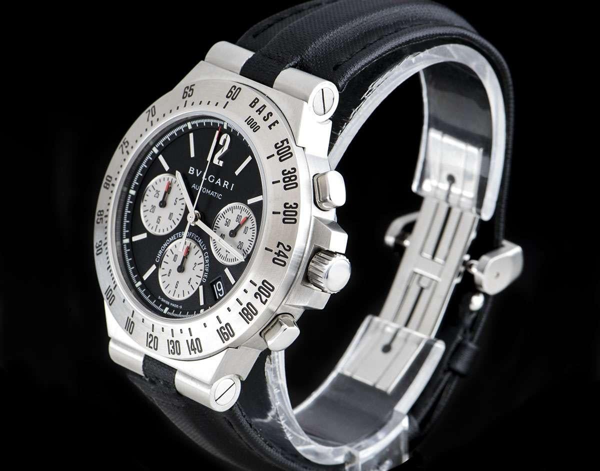A Stainless Steel Diagono Professional Chronograph Gents Wristwatch, black dial with applied hour markers and applied arabic number 12, small seconds at 3 0'clock, date between 4 & 5 0'clock, 12 hour recorder at 6 0'clock, 30 minute recorder at 9