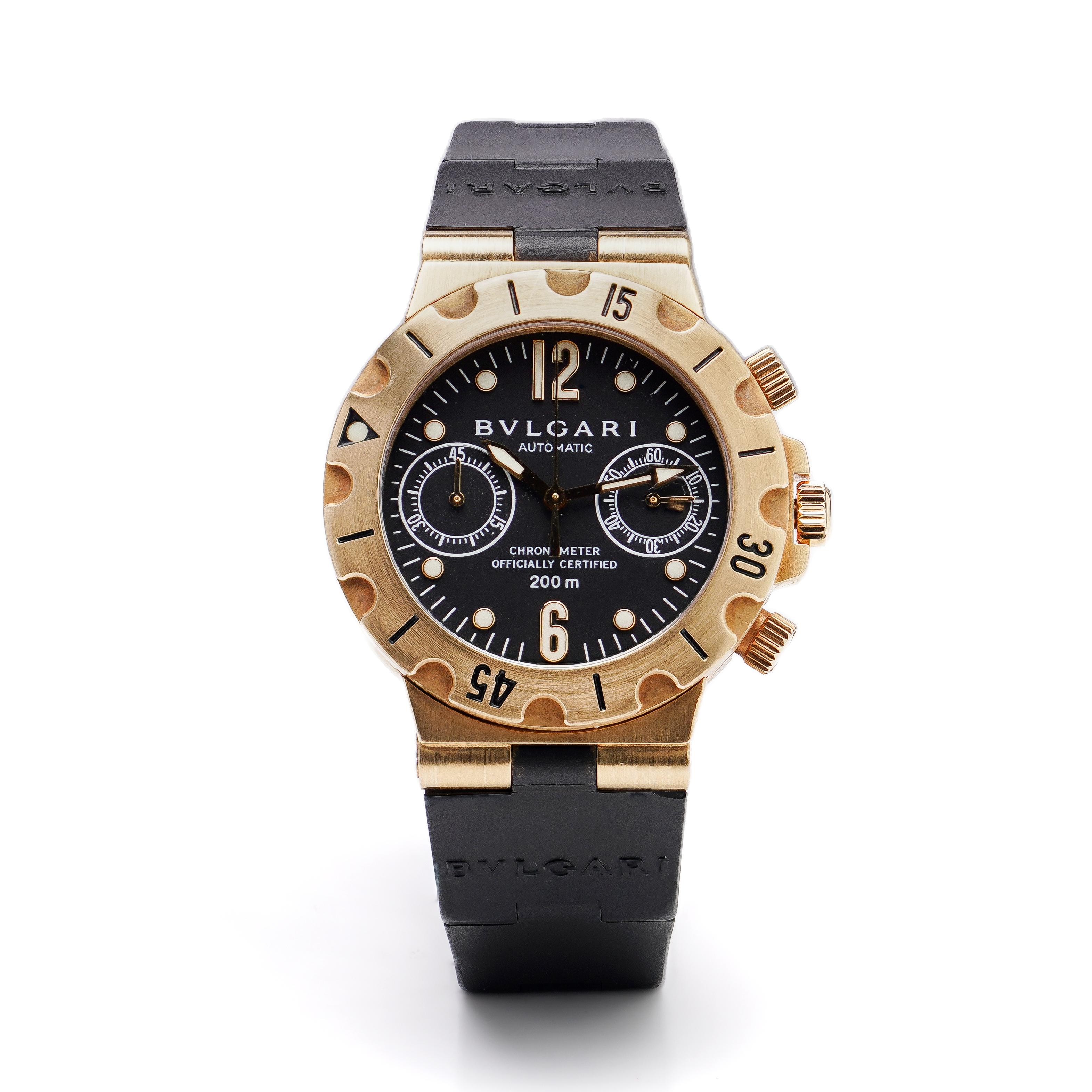 Bvlgari Diagono Scuba 18KT Gold Automatic Divers Chronograph Watch. 

 Ref: SC 38 G 
Gender: Mens  
Year: Circa 2000 
Dial: Black, luminous & gold markers and numerals 
Bracelet Material - Rubber & 18KT Gold Buckle 
Case Material - 18K Gold 
Case