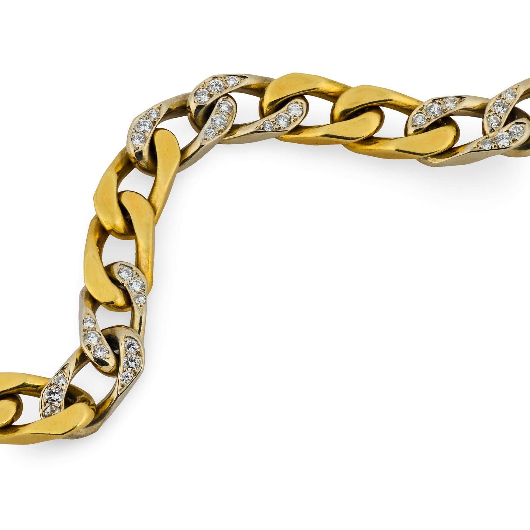 Pulsera Bvlgari de oro amarillo y blanco de 18 quilates con diamantes en Bueno estado para la venta en Beverly Hills, CA