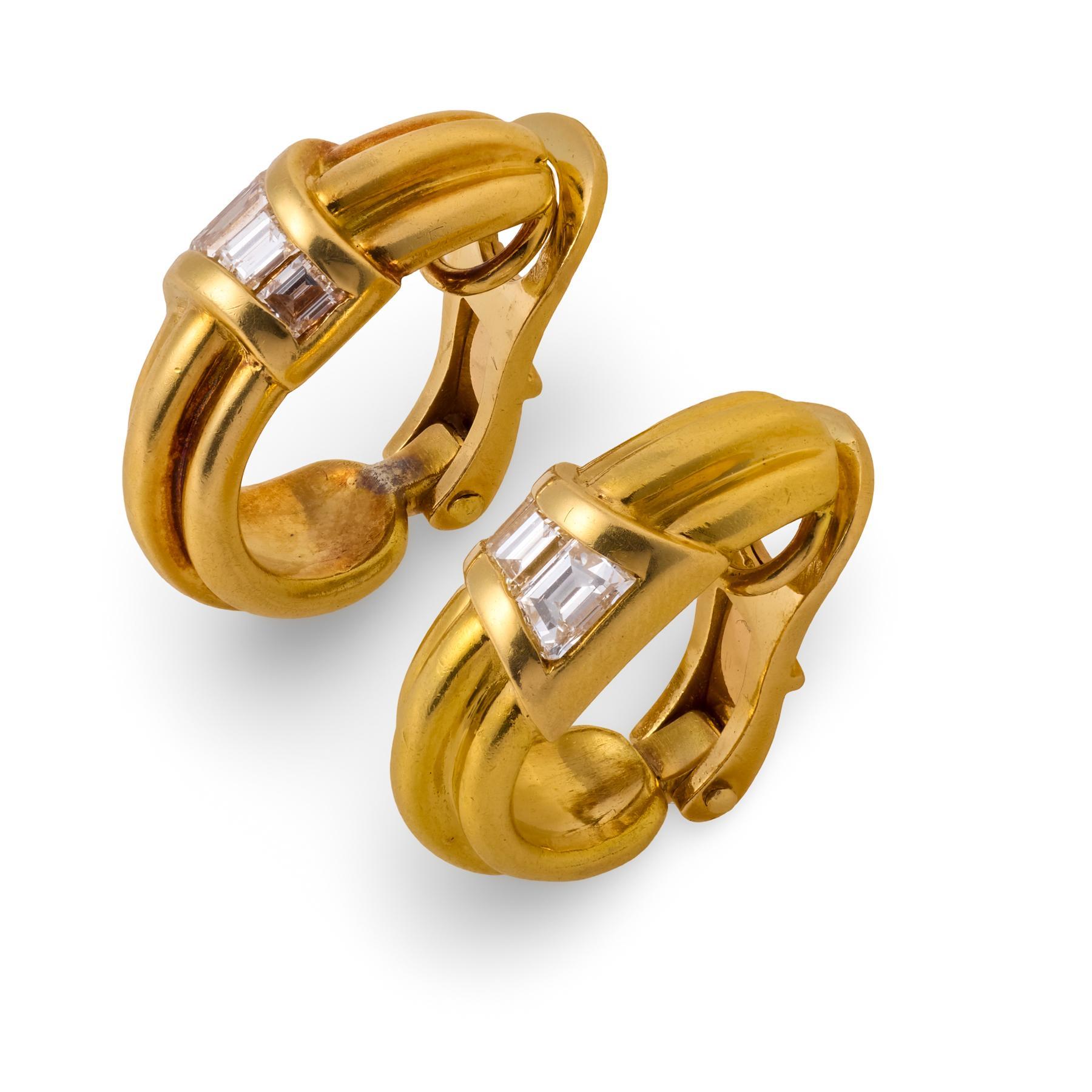 Orecchini con diamanti Bvlgari in oro giallo 18 carati In condizioni buone in vendita a Beverly Hills, CA