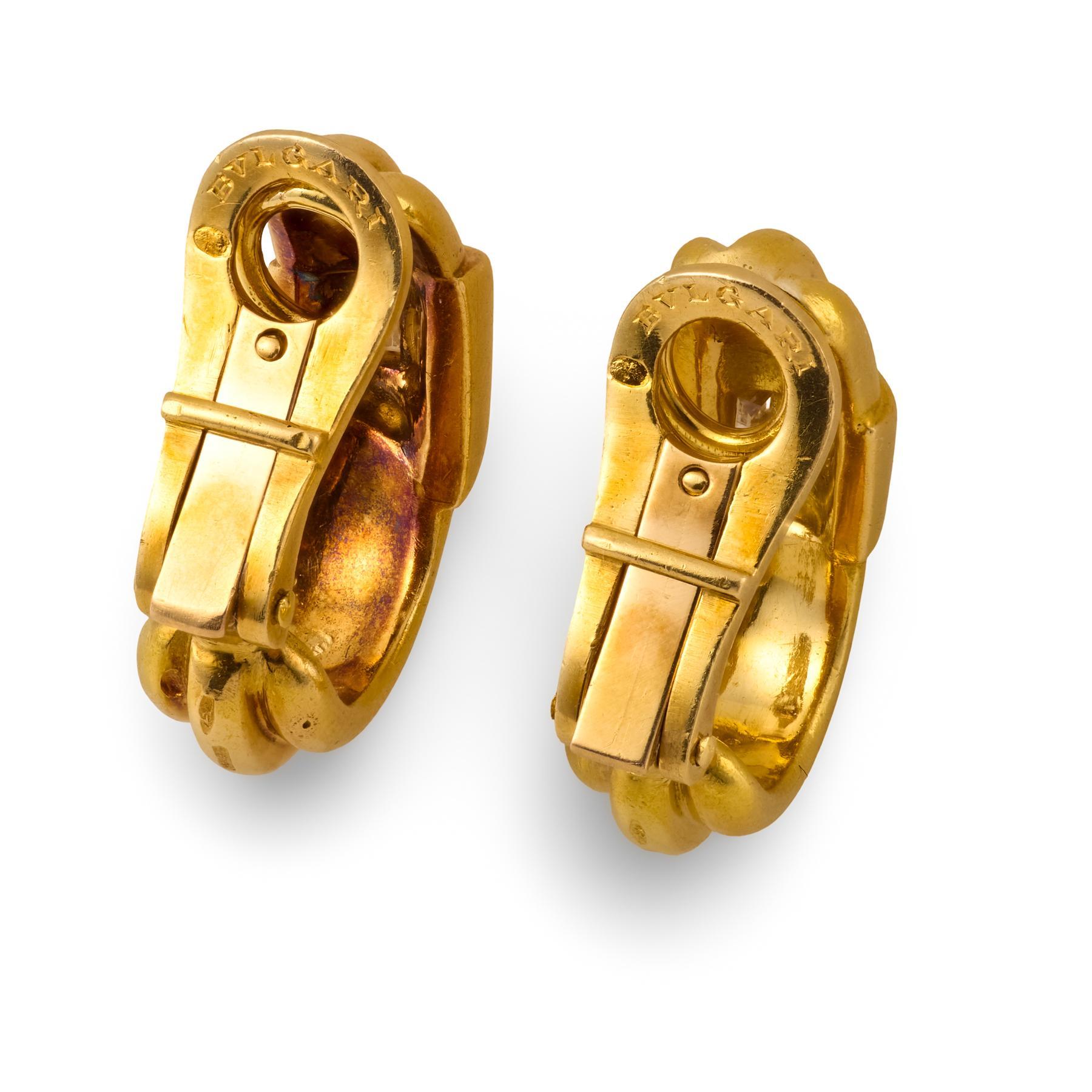 Donna Orecchini con diamanti Bvlgari in oro giallo 18 carati in vendita