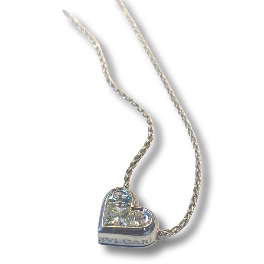 Bvlgari - Collier pendentif cœur en diamants en or blanc 18K Excellent état - En vente à Miami, FL