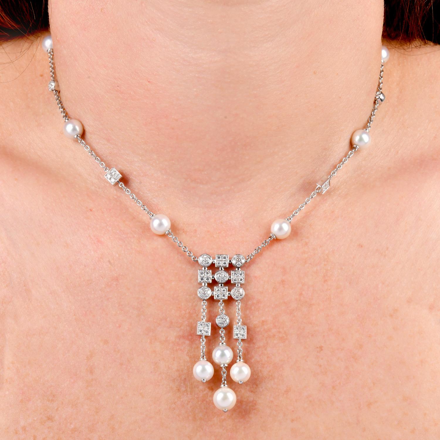 Bvlgari Diamond  Pearl 18K Gold Bulgari Circle Drop Necklace For Sale 5