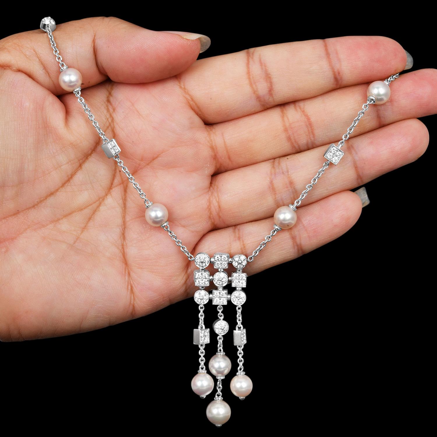Bvlgari Diamond  Pearl 18K Gold Bulgari Circle Drop Necklace In Excellent Condition For Sale In Miami, FL