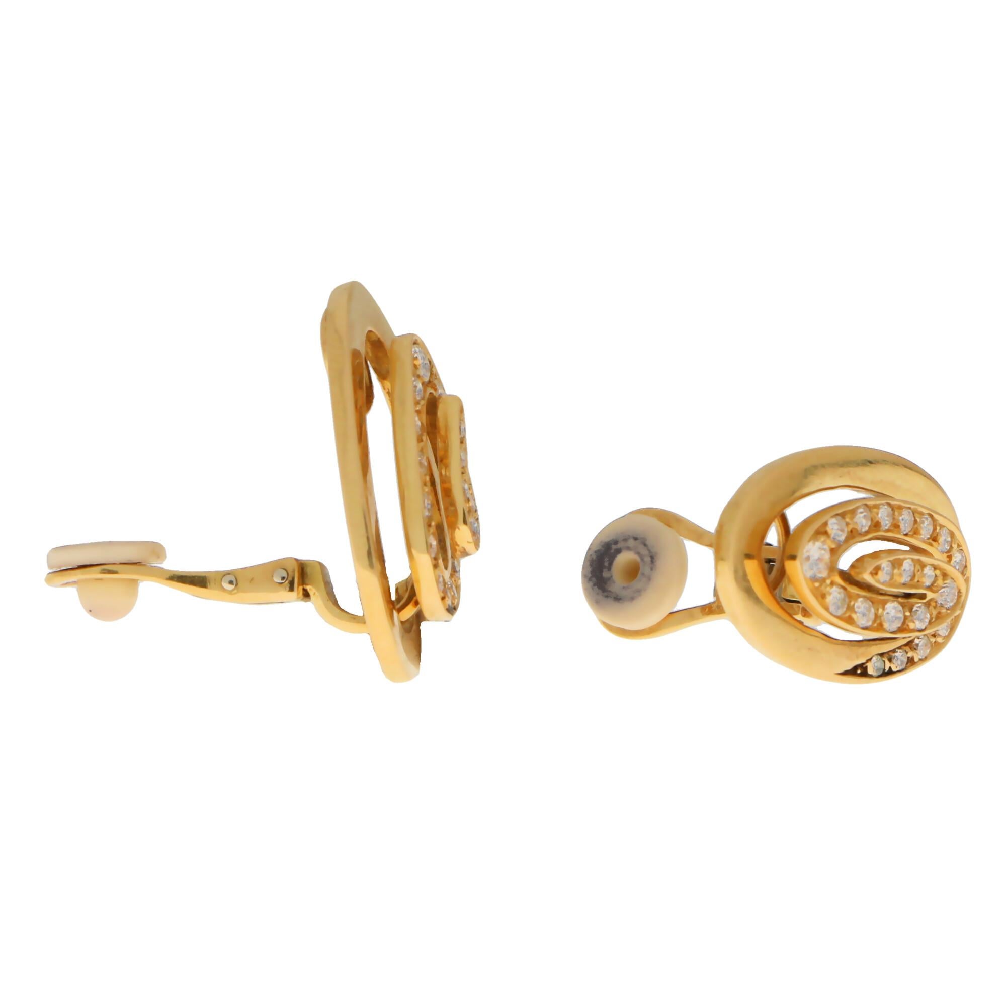Retro Bvlgari Diamond Swirl Clip-On Earrings Set in 18 Karat Yellow Gold For Sale