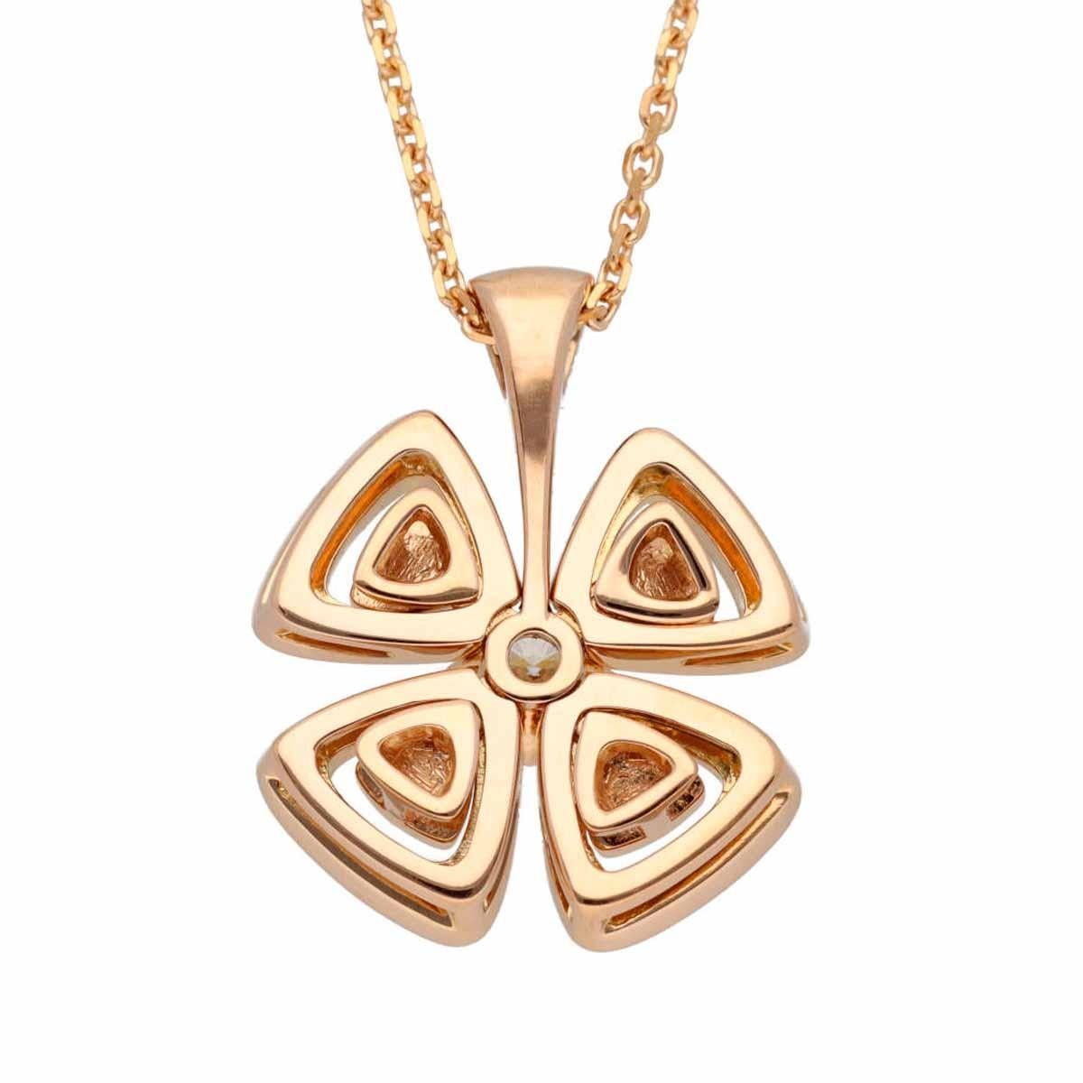 Taille ronde BVLGARI Collier pendentif fiorever en or rose 18 carats avec diamants totalisant 0,60 carat en vente