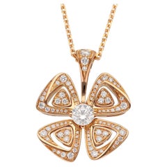BVLGARI Collana con ciondolo Fiorever in oro rosa 18 carati con diamanti totali da 0,60 carati