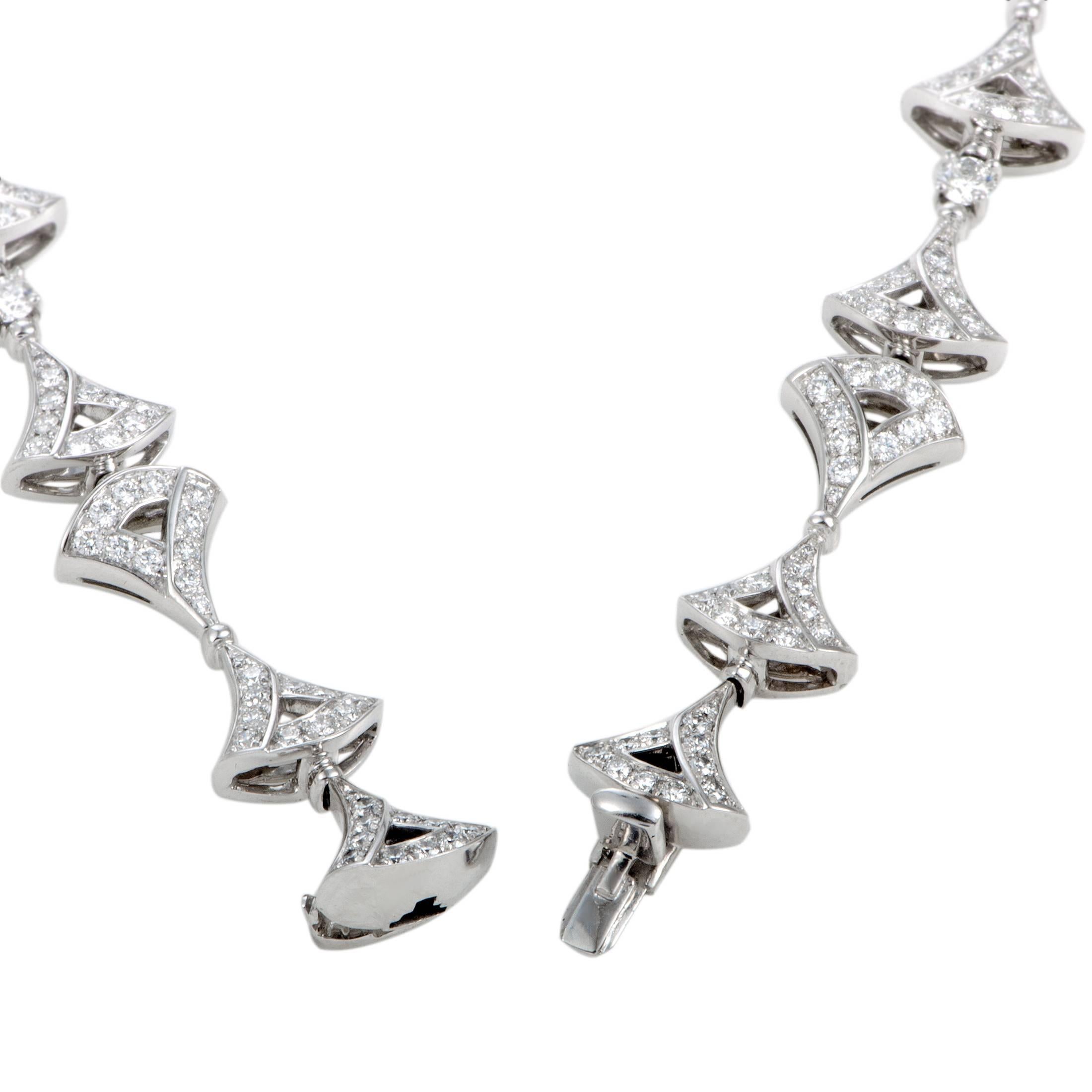 Bvlgari Diva's Dream 18 Karat White Gold Diamond Pave Large Pendant Necklace In New Condition In Southampton, PA