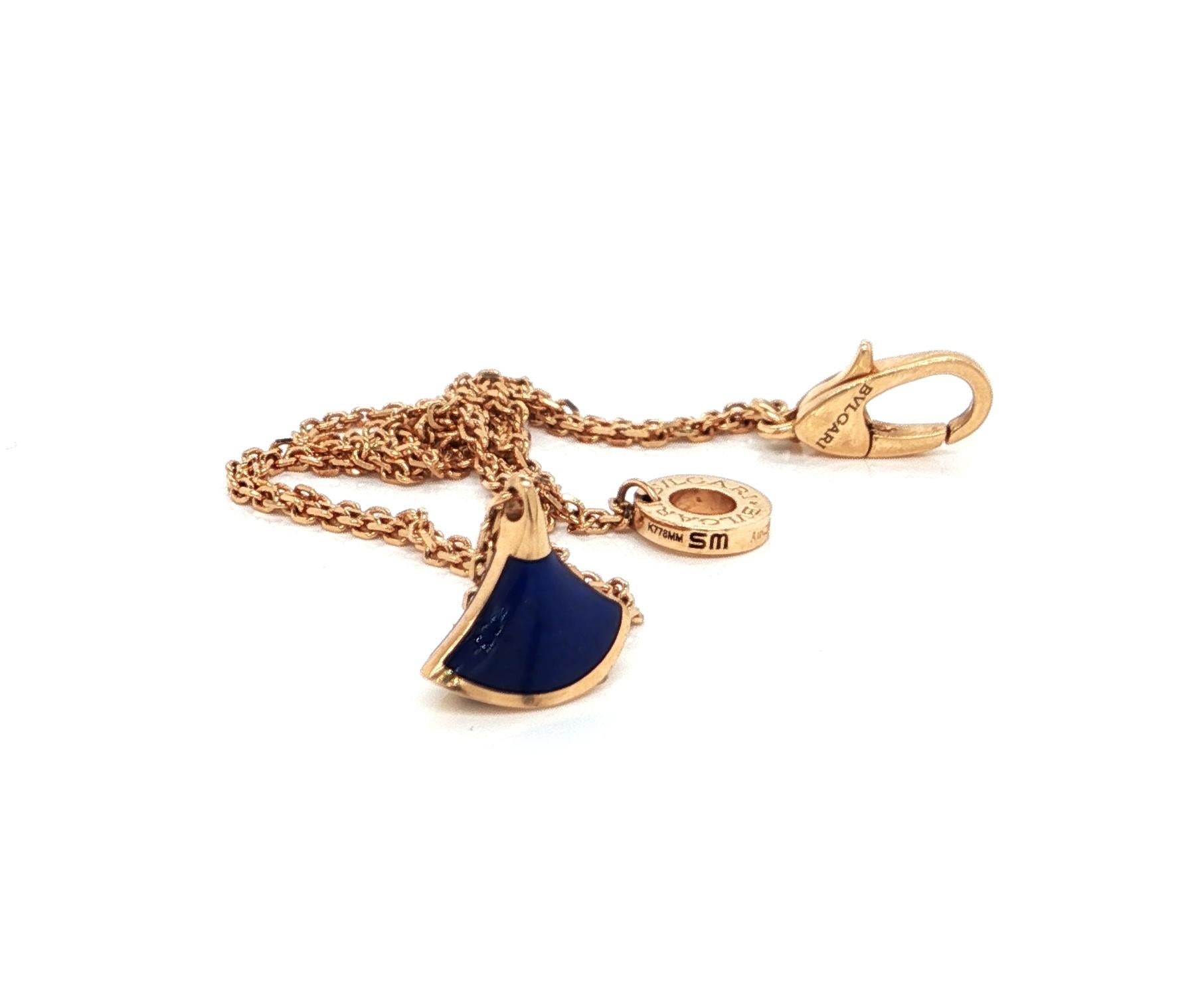 Taille losange Bvlgari Diva's Dream Bracelet à breloques double chaîne en or rose 18 ct Lapis Lazuli en vente