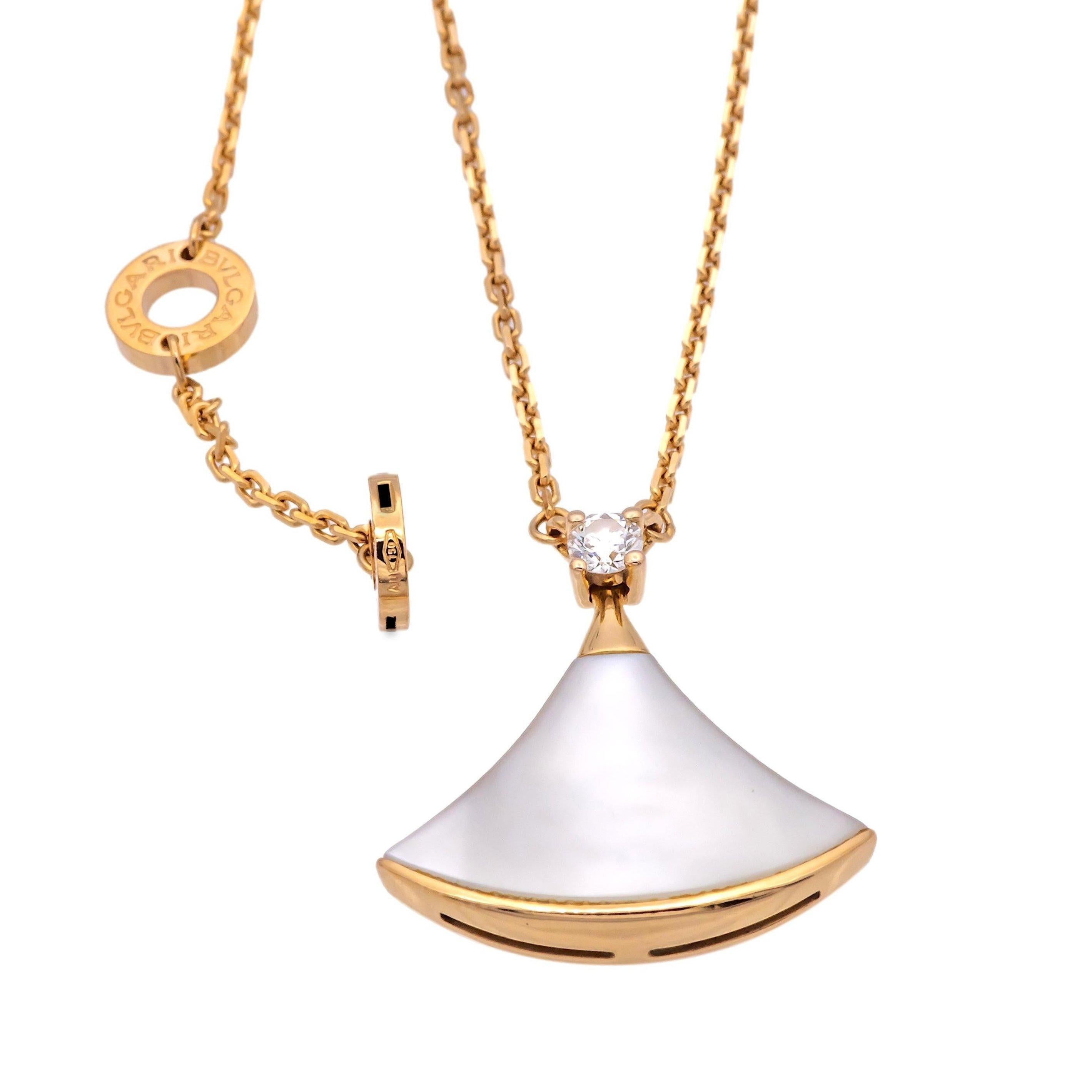BVLGARI Diva's Dream 18K Rose Gold Pendant Necklace - 20mm In Excellent Condition In New York, NY
