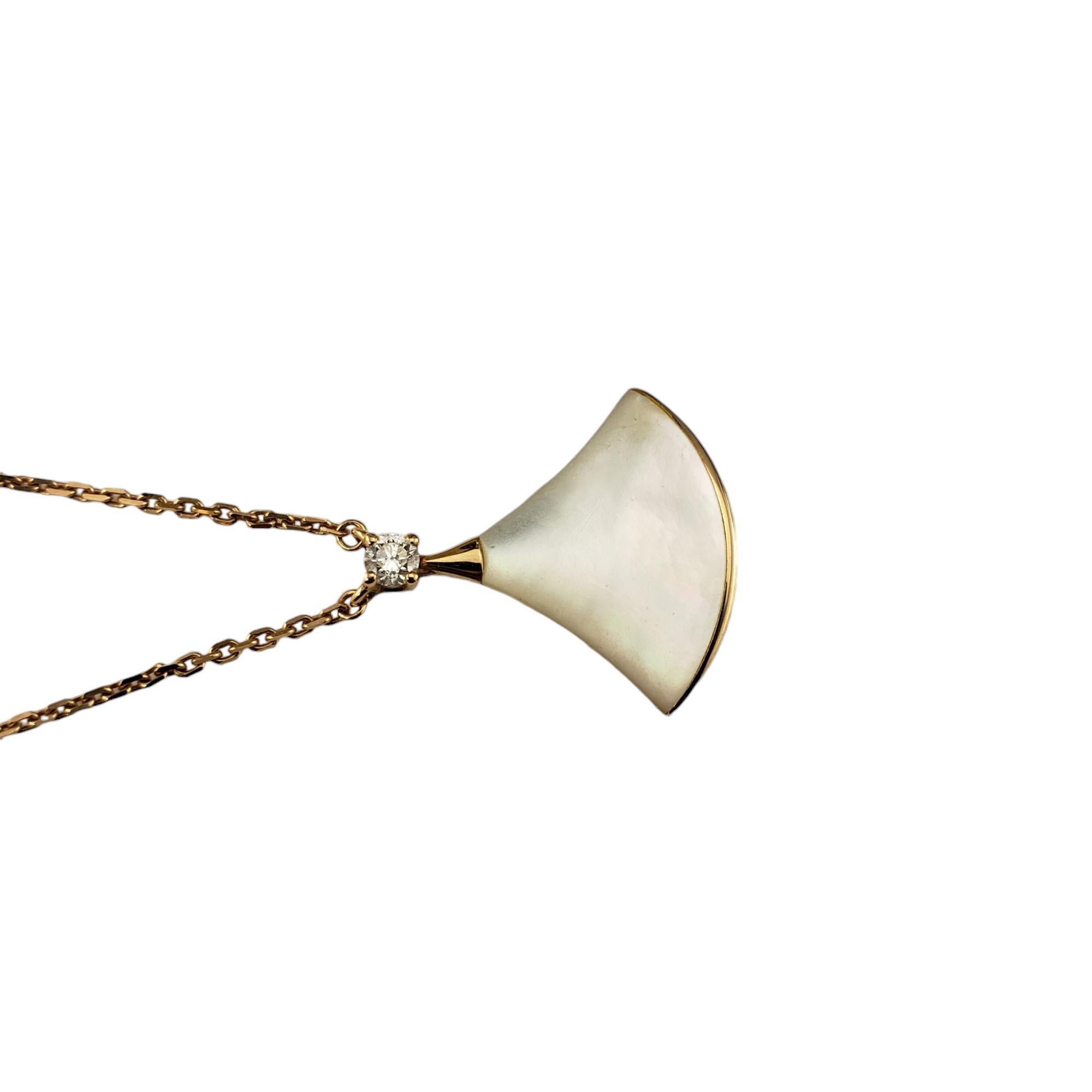 Brilliant Cut Bvlgari Divas Dream 18K Yellow Gold Mother of Pearl & Diamond Necklace #18511