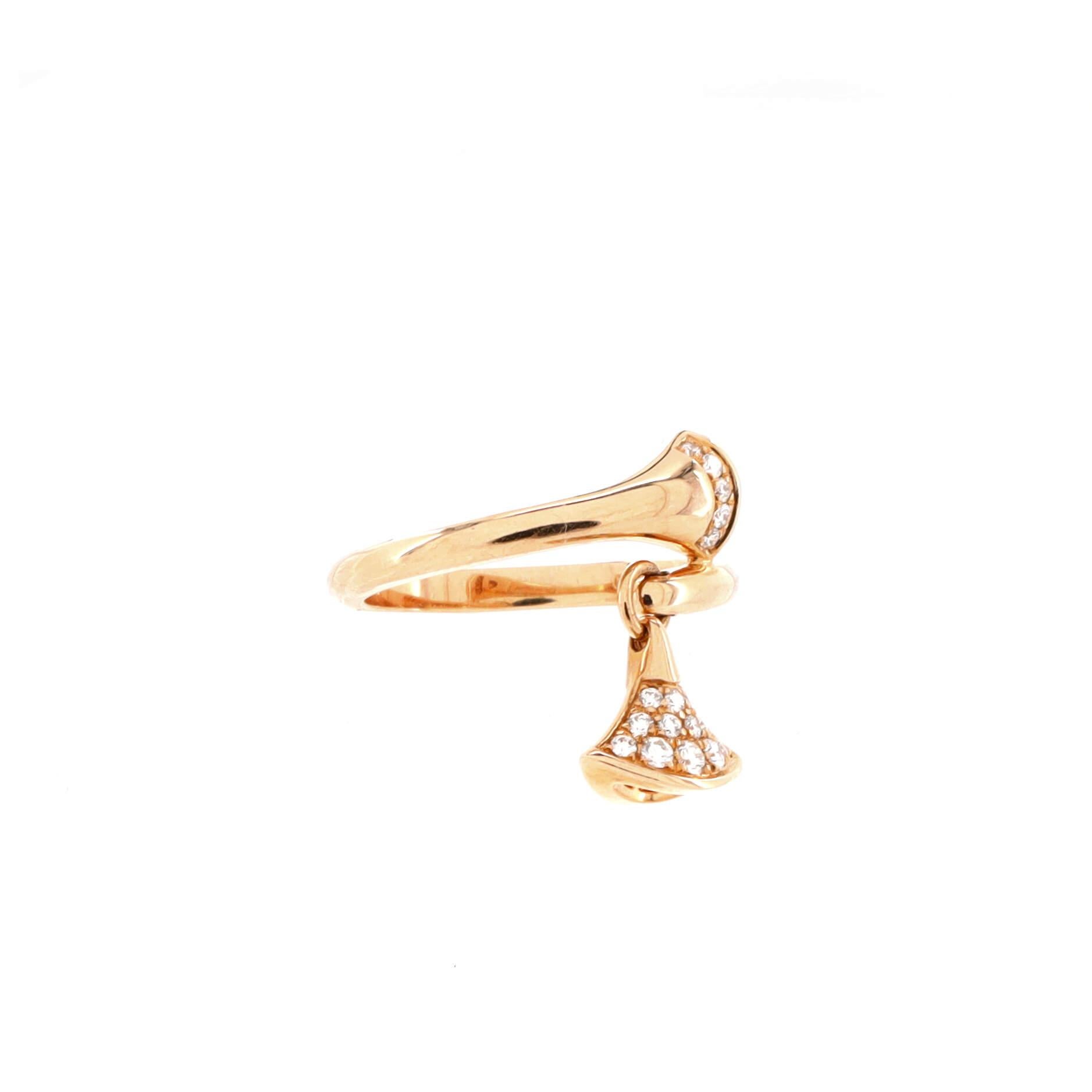 Condition: Great. Minor wear throughout.
Accessories: No Accessories
Measurements: Size: 6.5, Width: 2.30 mm
Designer: Bvlgari
Model: Divas' Dream Charm Ring 18K Rose Gold with Diamonds
Exterior Color: Rose Gold
Item Number: 180837/23