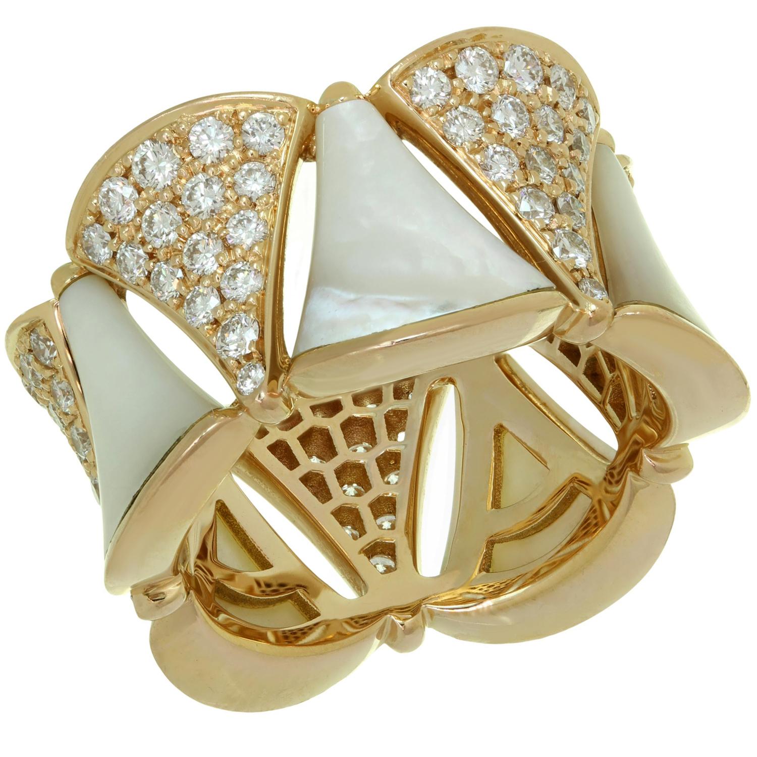 Bvlgari Divas Dream Diamond Mother-of-pearl 18k Rose Gold Ring In Excellent Condition For Sale In New York, NY