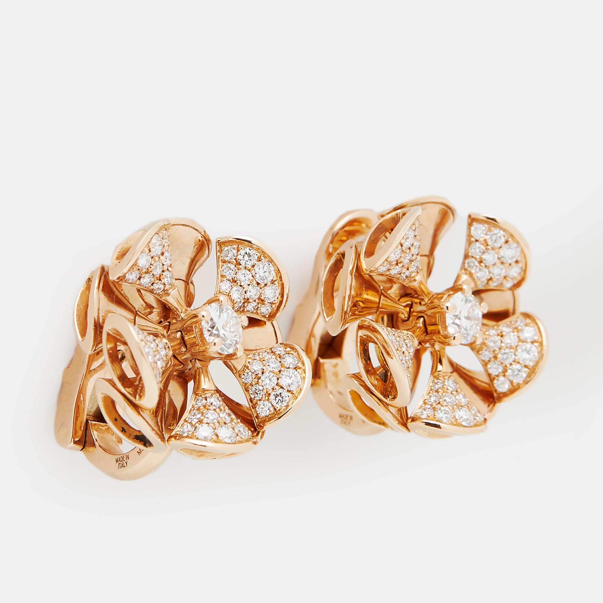 The grandeur of Italian beauty is reflected in these earrings from Bvlgari's Divas' Dream collection. The line is inspired by the fan-shaped mosaics of the Caracalla Baths in Rome—a detail the brand has interpreted with mastery. The Bvlgari women's