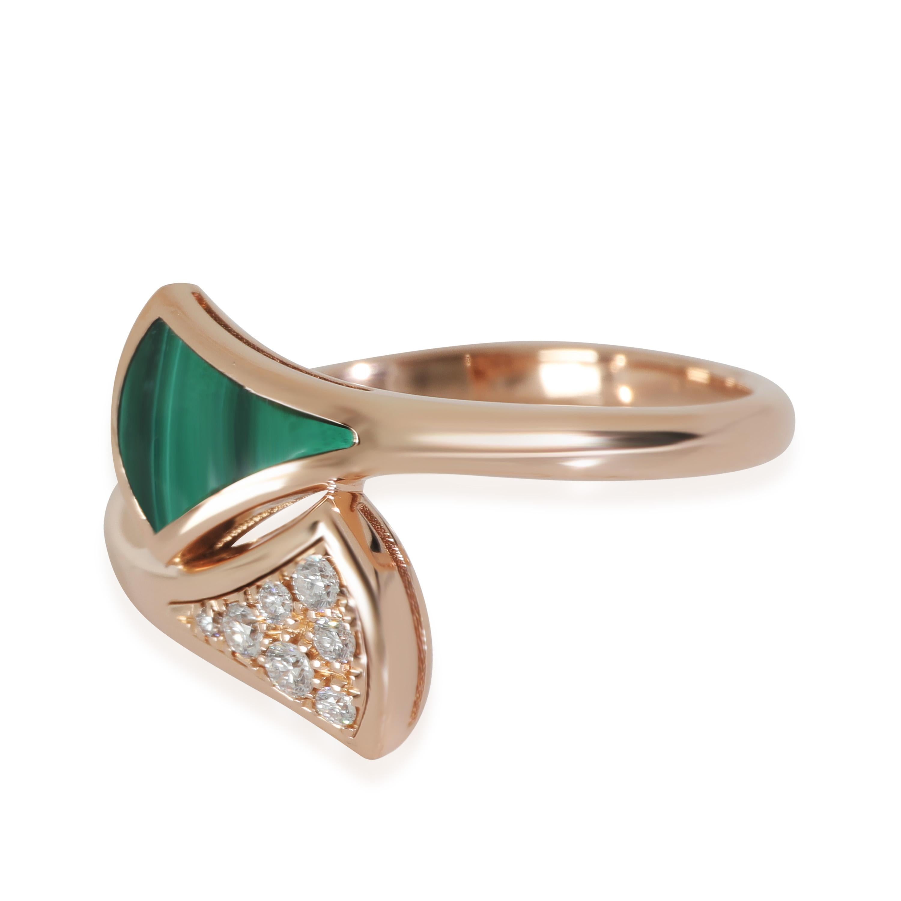 Anello Bvlgari Diva's Dream con diamante e malachite in oro giallo 18 carati 0,08 CTW In condizioni buone in vendita a New York, NY