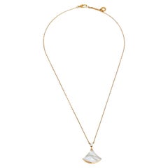Bvlgari Divas' Dream Mother of Pearl Diamond 18k Rose Gold Pendant Necklace
