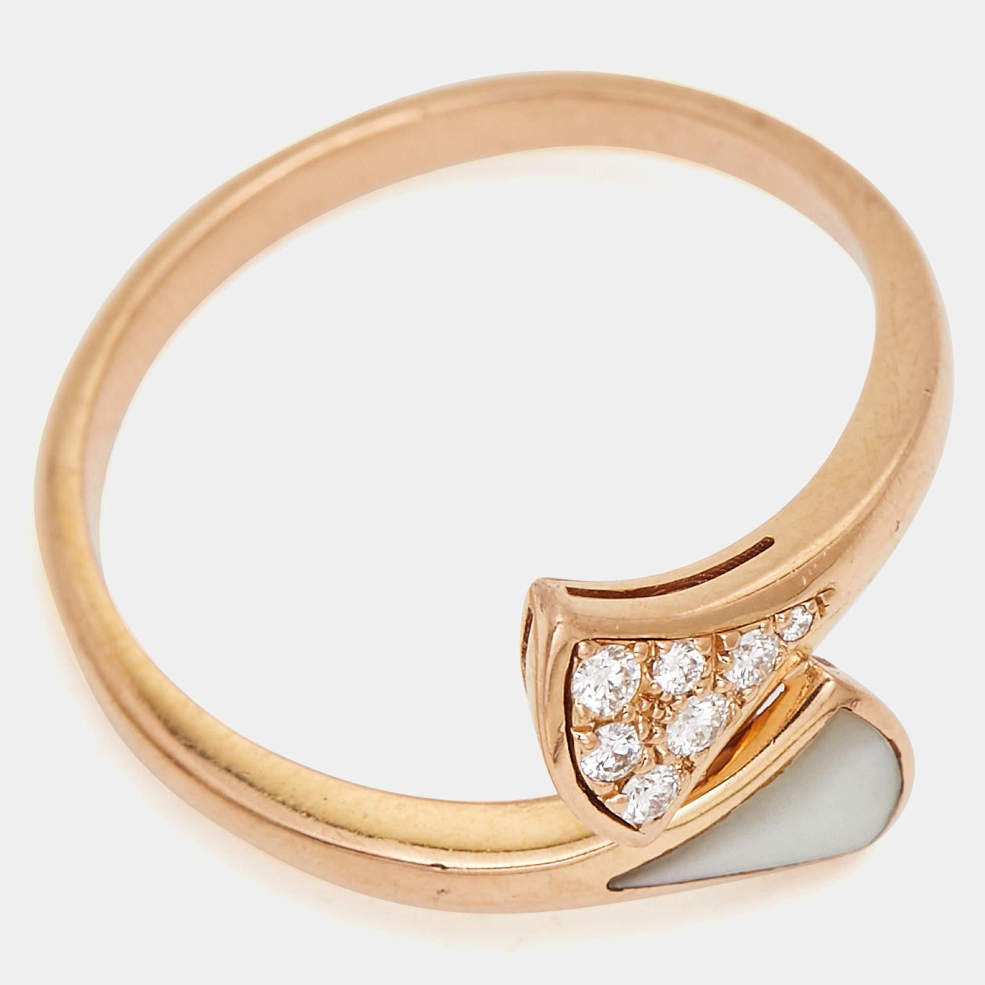 Bvlgari Divas' Dream Mother of Pearl Diamond 18k Rose Gold Ring Size 59 In Fair Condition For Sale In Dubai, Al Qouz 2