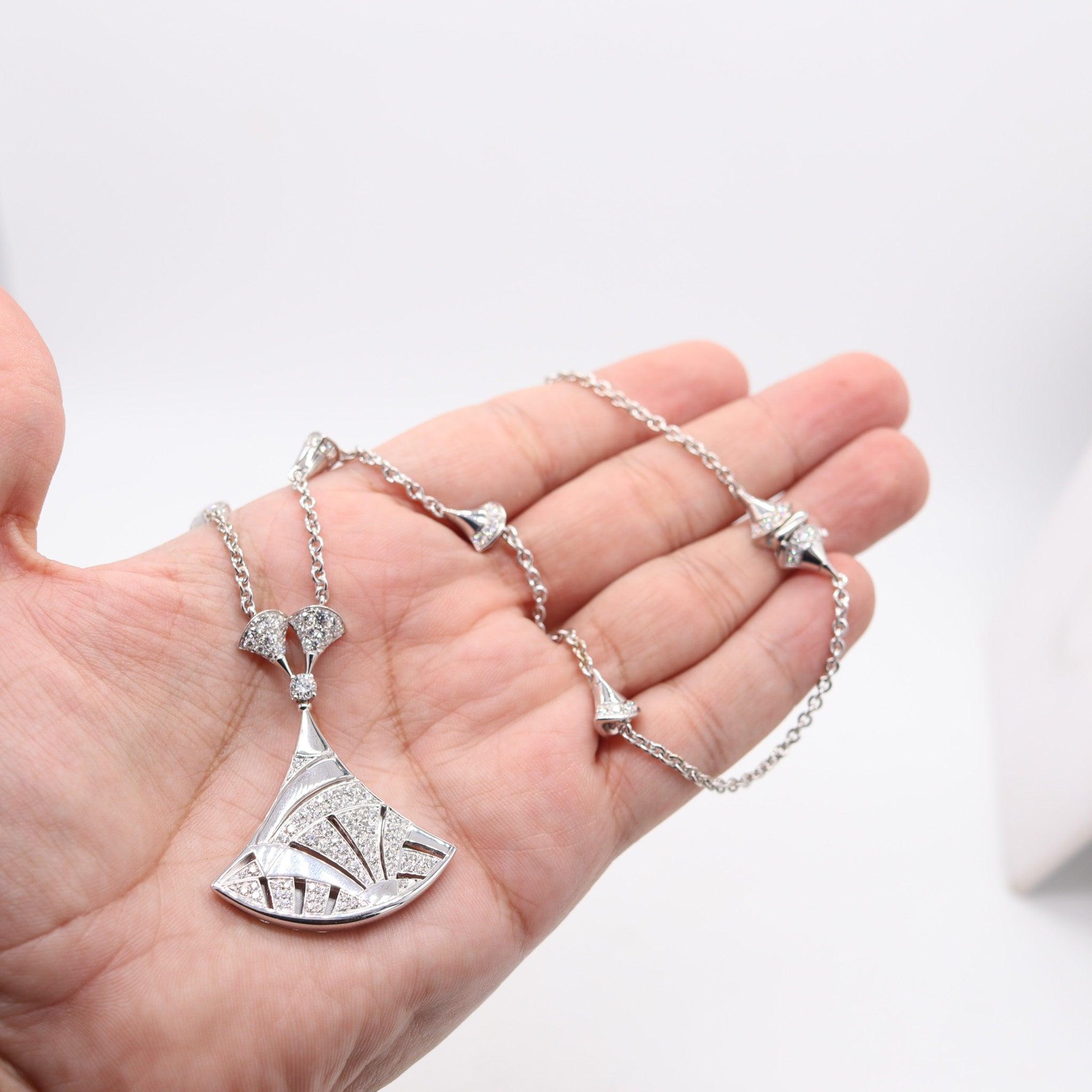 Moderniste BVLGARI Collier Diva Dream en or blanc 18Kt avec 5.84 Cwt. Diamants VVS en boîte en vente