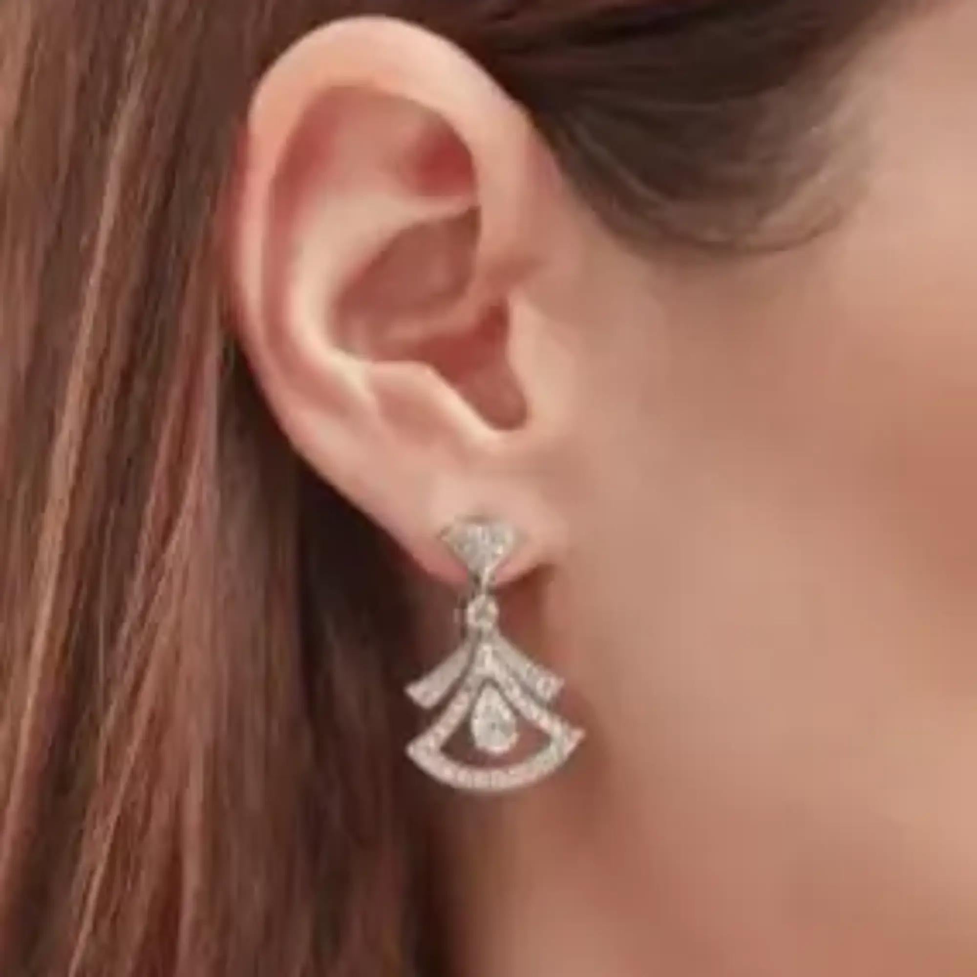 Women's Bvlgari Divas' Dream Pear & Round Cut Diamond Openwork Earrings 18K White Gold For Sale