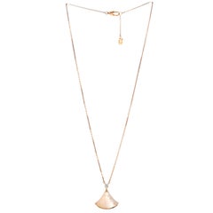 Bvlgari Diva's Dream Pendant Necklace 18k Rose Gold with Mother of Pearl