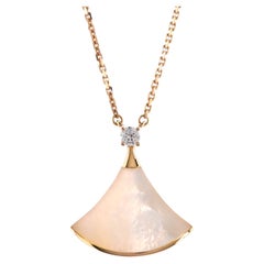 Bvlgari Diva's Dream Pendant Necklace 18k Rose Gold with Mother of Pearl