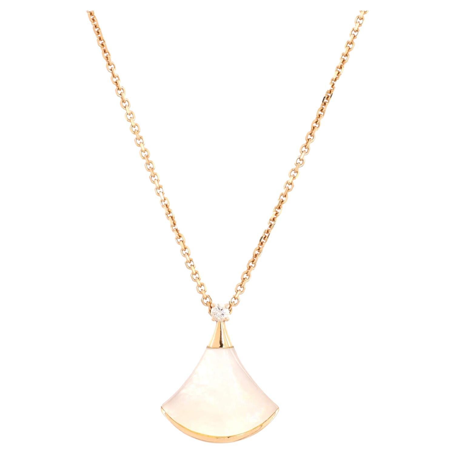 Bvlgari Diva's Dream Pendant Necklace 18k Rose Gold with Mother of Pearl