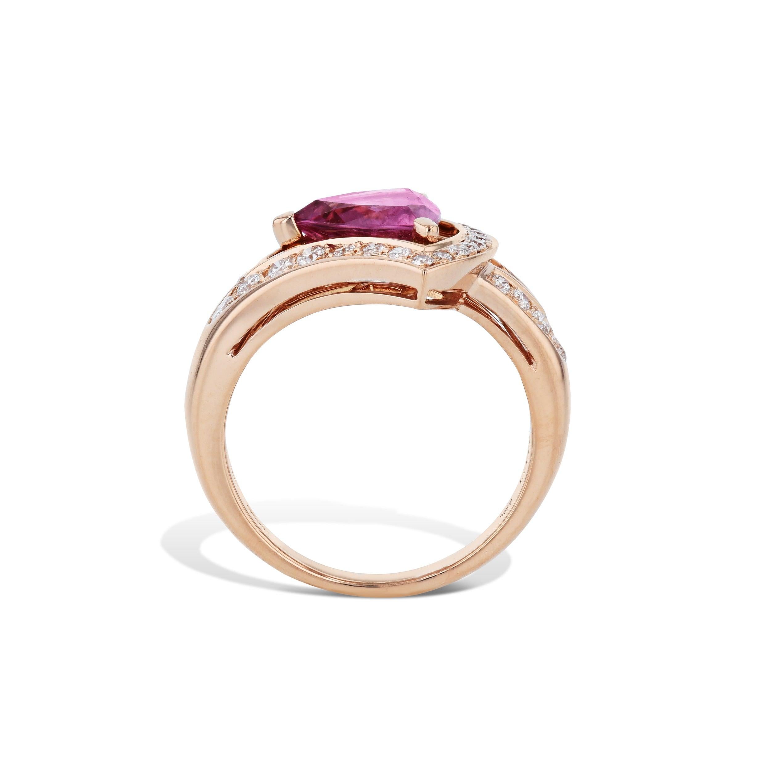 Be inspired by the spectacular Bvlgari Divas Dream Estate Ring. Crafted from shimmering 18kt rose gold set with dazzling pink tourmaline and diamonds. This gorgeous 