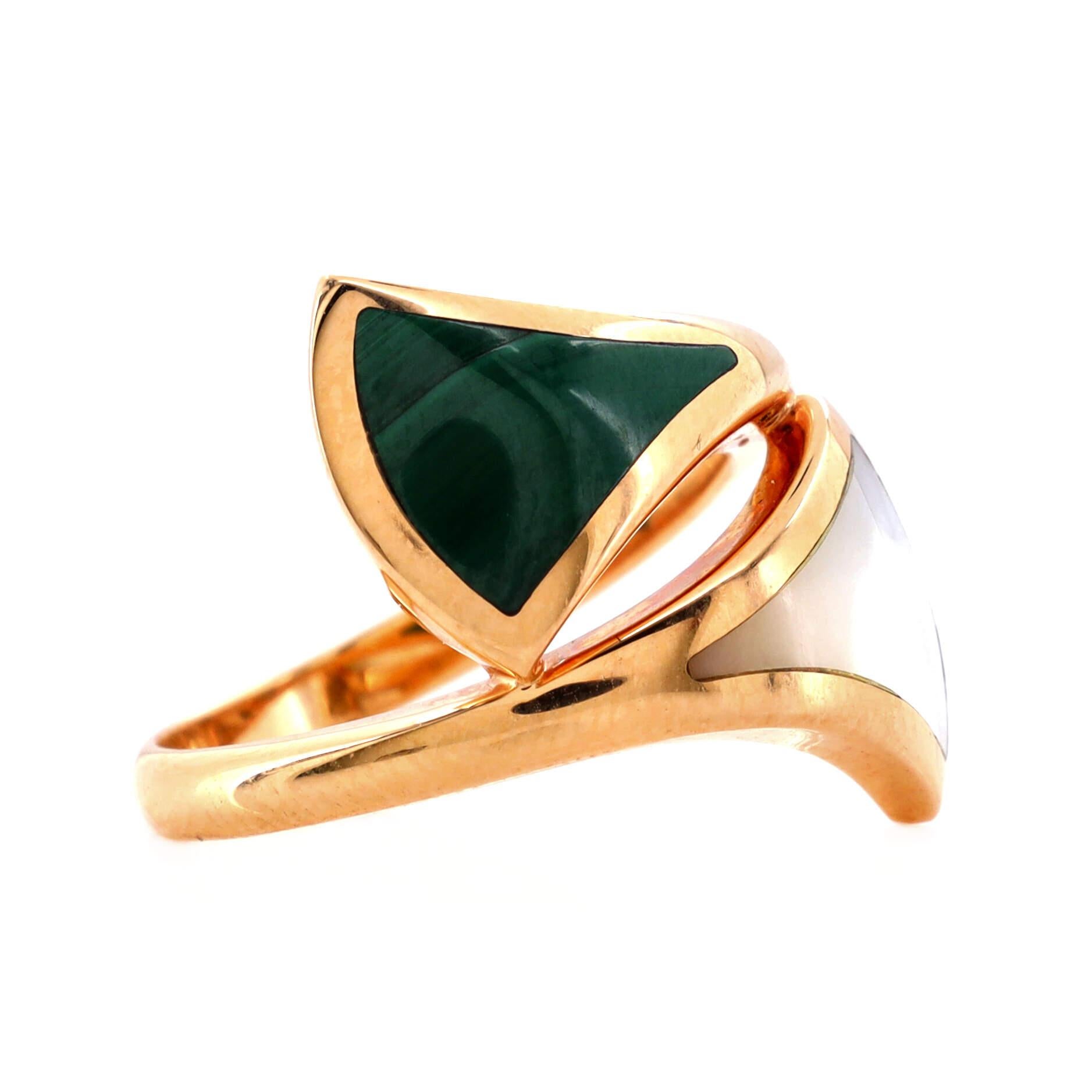 Condition: Outlet. Moderate wear with repaired malachite stone.
Accessories: No Accessories
Measurements: Width: 13 mm
Designer: Bvlgari
Model: Divas' Dream Ring 18K Rose Gold with Malachite and Mother of Pearl Large
Exterior Color: Rose Gold
Item
